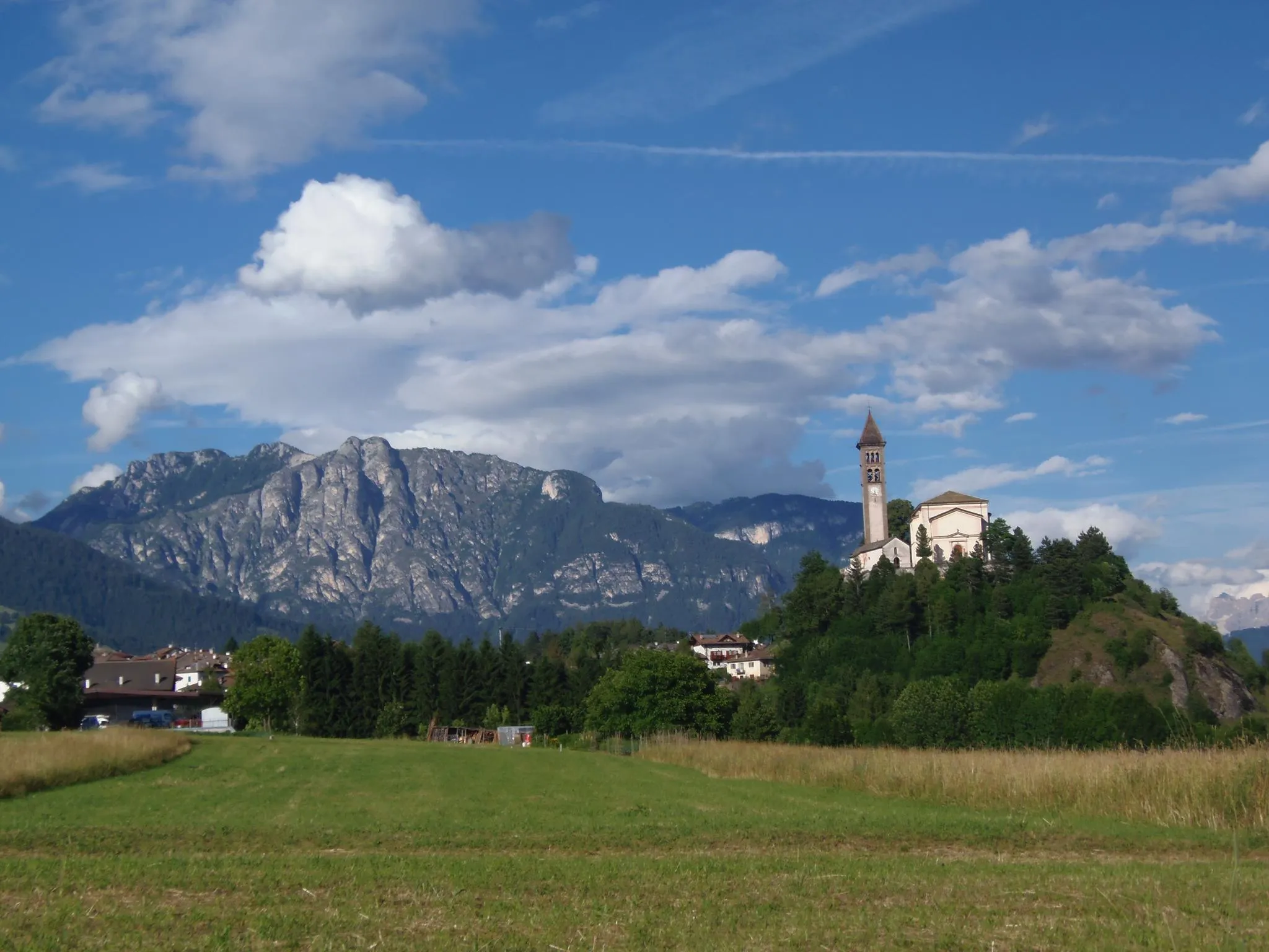 Photo showing: Chiesa di Castello di Fiemme 2012