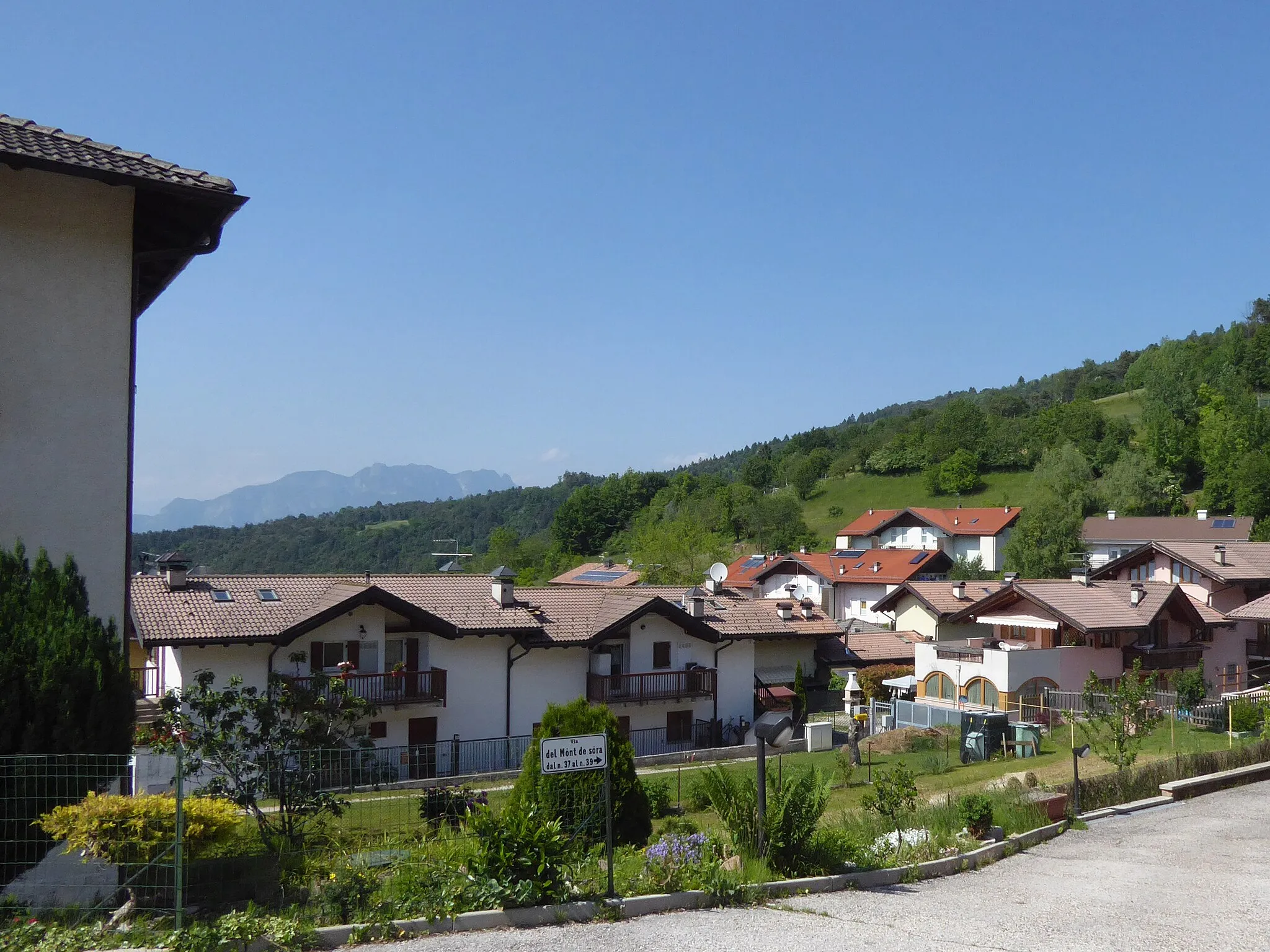 Photo showing: Montevaccino (Trento, Italy) - Town glimpse