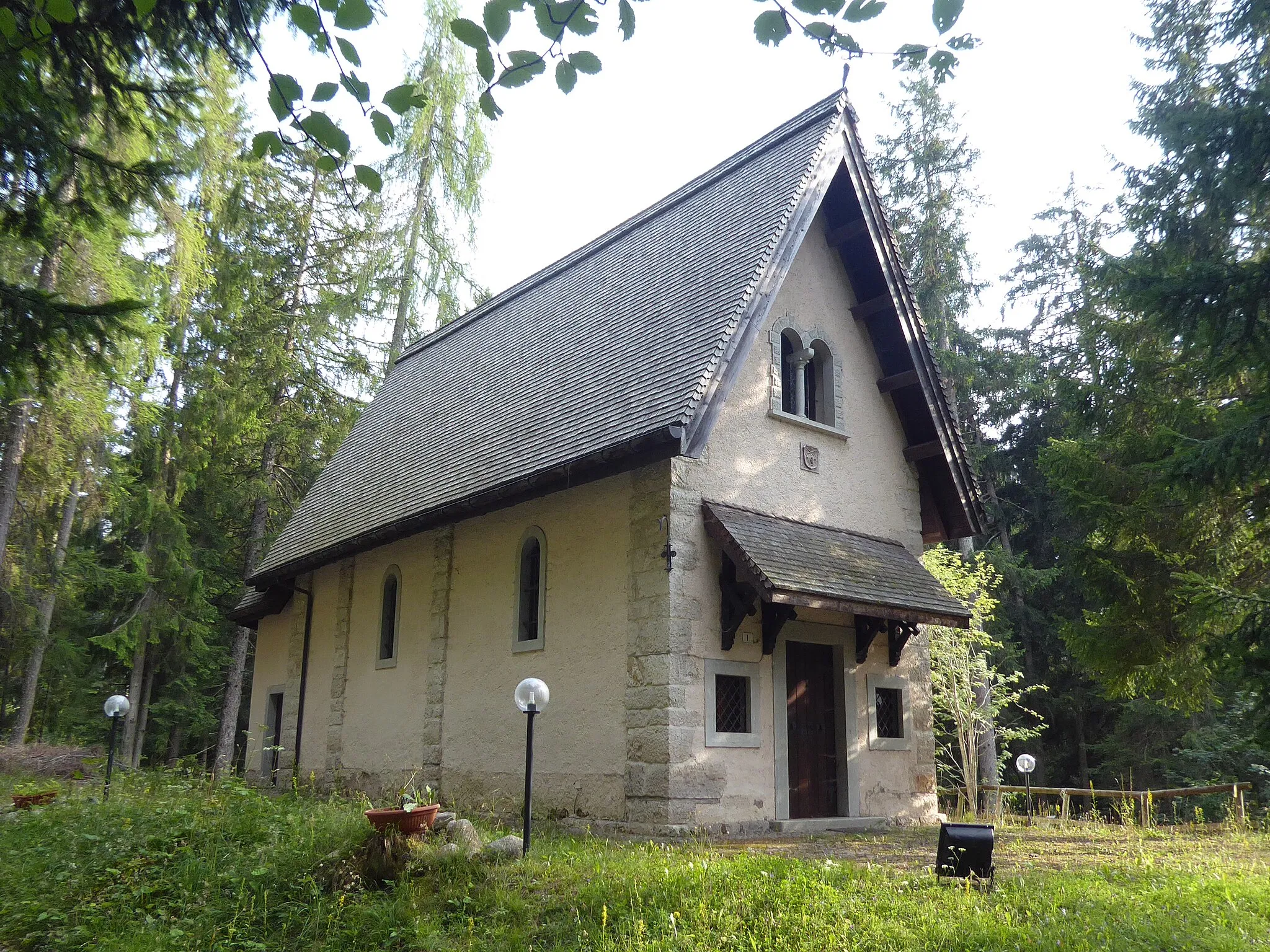 Photo showing: Villini dell'Alpe (Ruffré-Mendola, Trentino, Italy), Santa Maria Assunta church