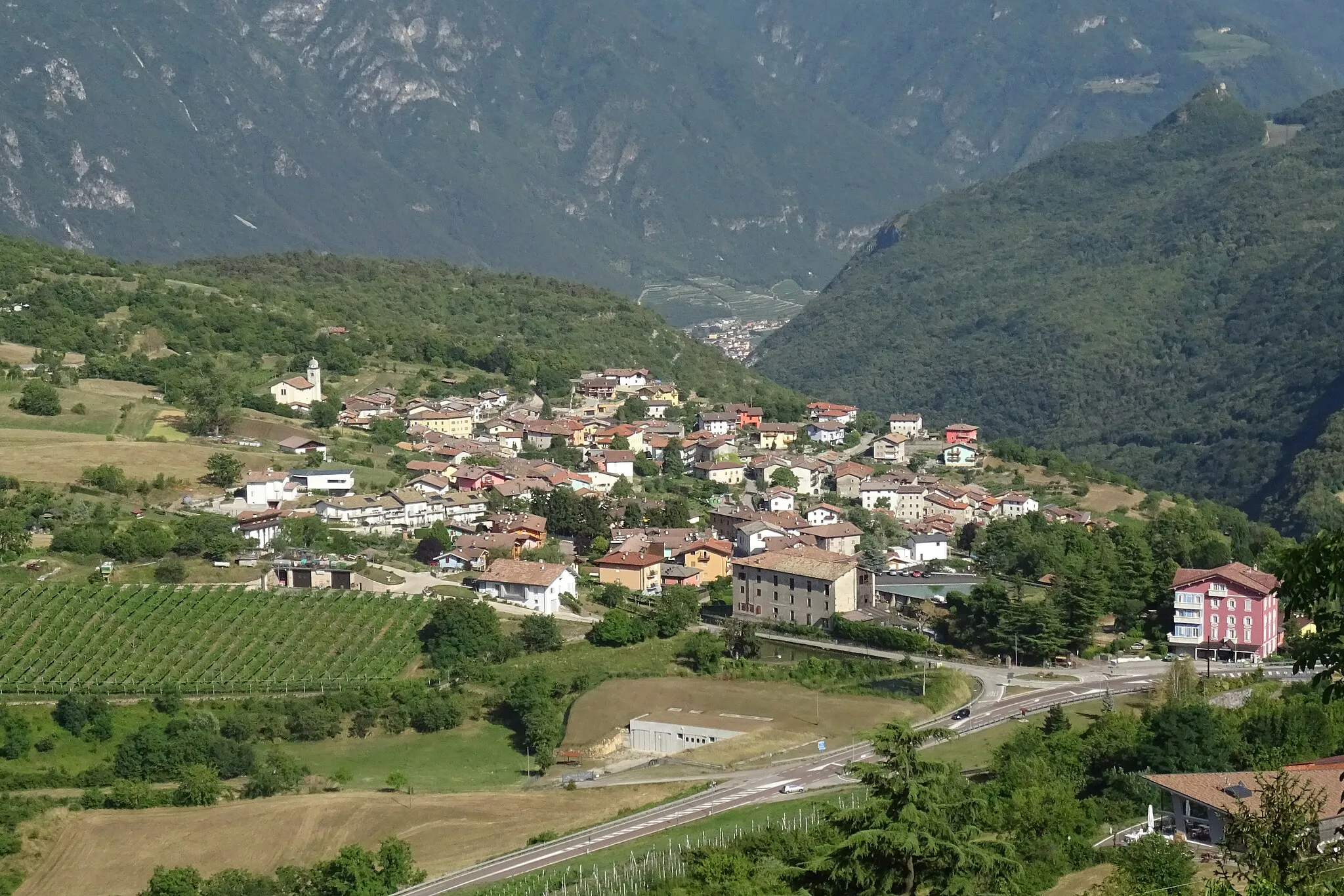 Photo showing: Crosano (Brentonico, Trentino, Italy)
