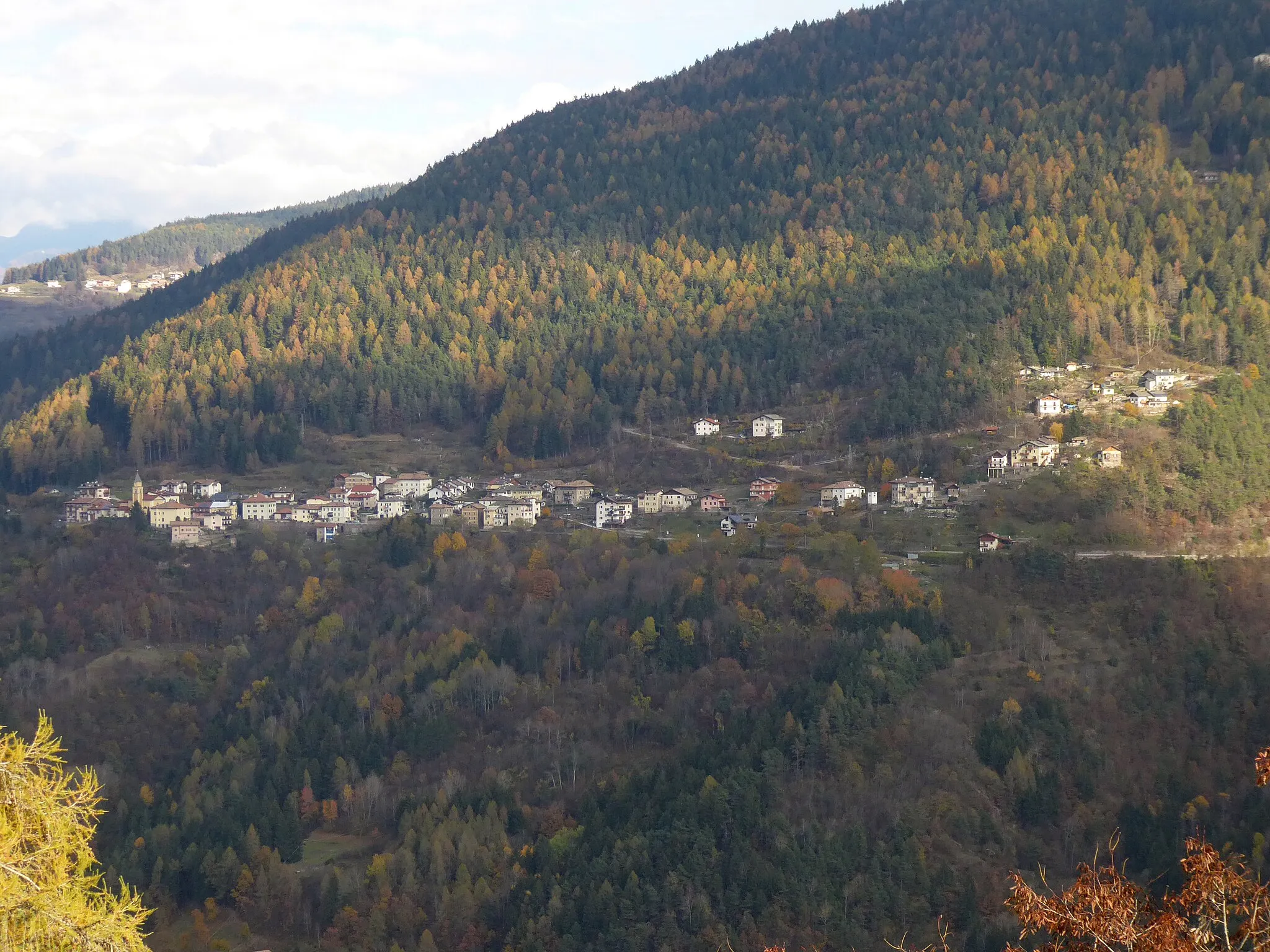 Photo showing: Piscine (Sover) as seen from Grauno (Altavalle)