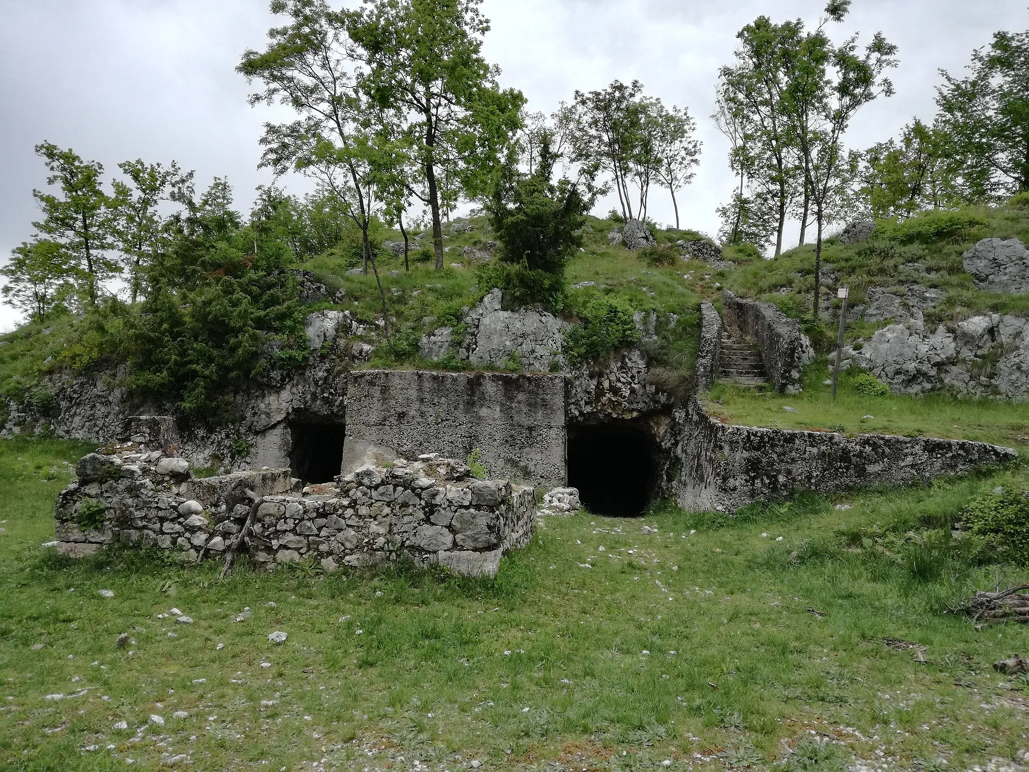 Photo showing: italienischer Stützpunkt am Monte Giovo zwischen Brentonico und Mori (Trentino)
