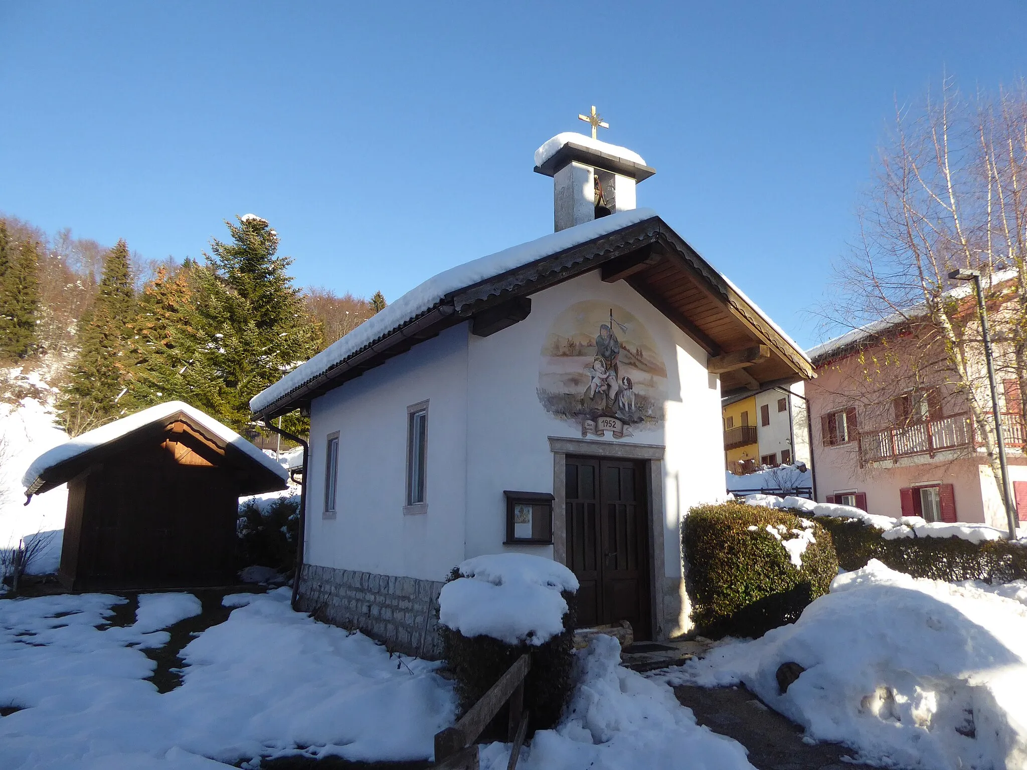 Photo showing: Prà di Sopra (Folgaria, Trentino, Italy), Holy Family and Saint Roch chapel