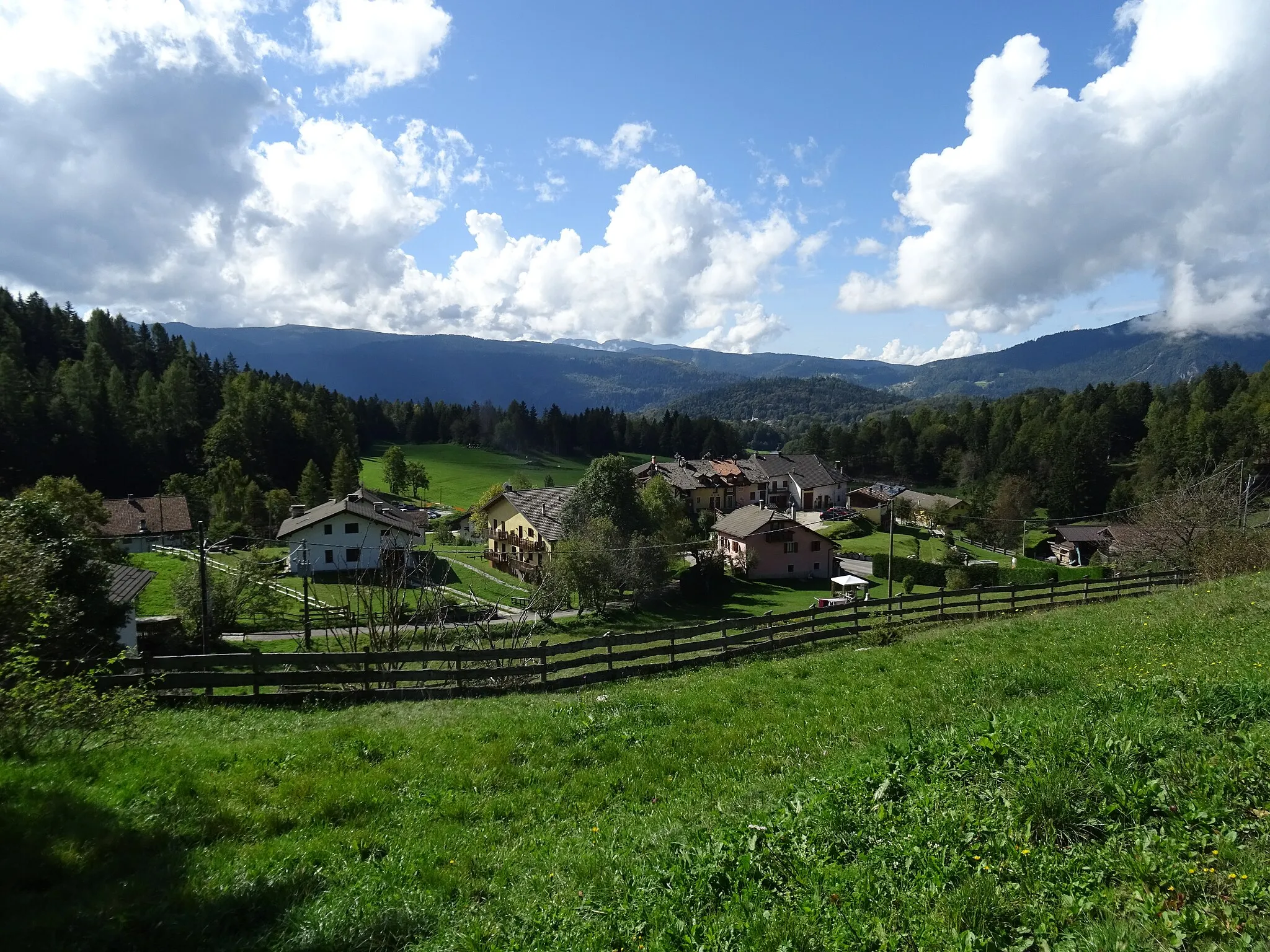 Photo showing: Slaghenaufi (Lavarone, Trentino, Italy)