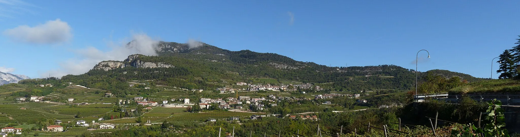 Photo showing: Trento (Italy): panoramic view of Tavernaro and Villamontagna from Oltrecastello.