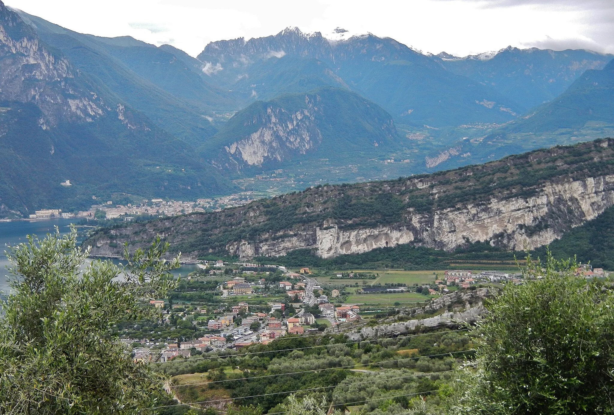 Photo showing: Blick über Torbole Richtung Riva