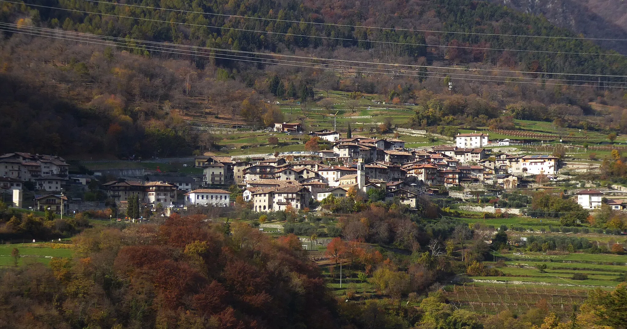 Photo showing: Pranzo (Tenno, Trentino, Italy) - View