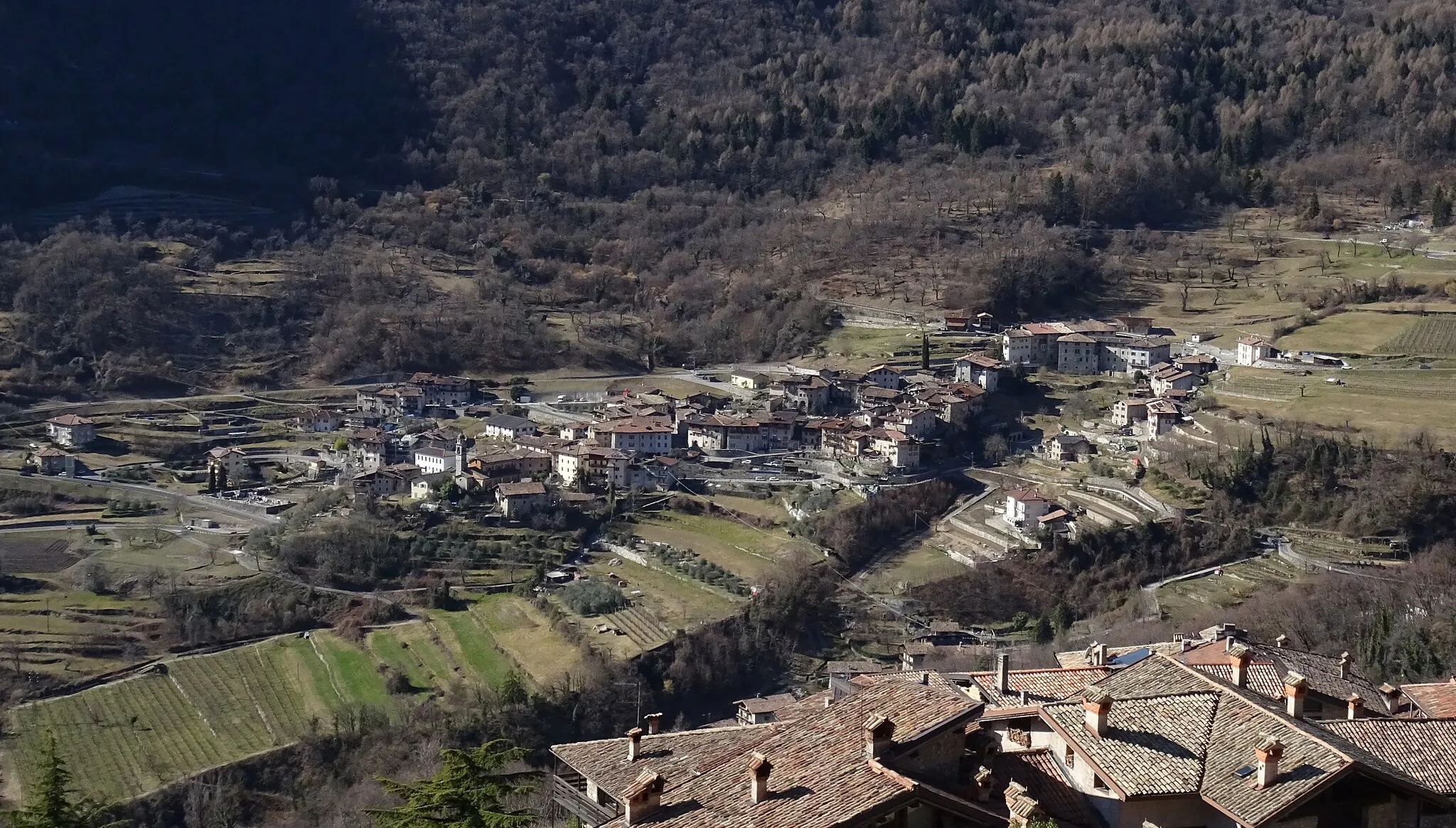 Photo showing: Pranzo as seen from Canale (Tenno, Trentino, Italy)