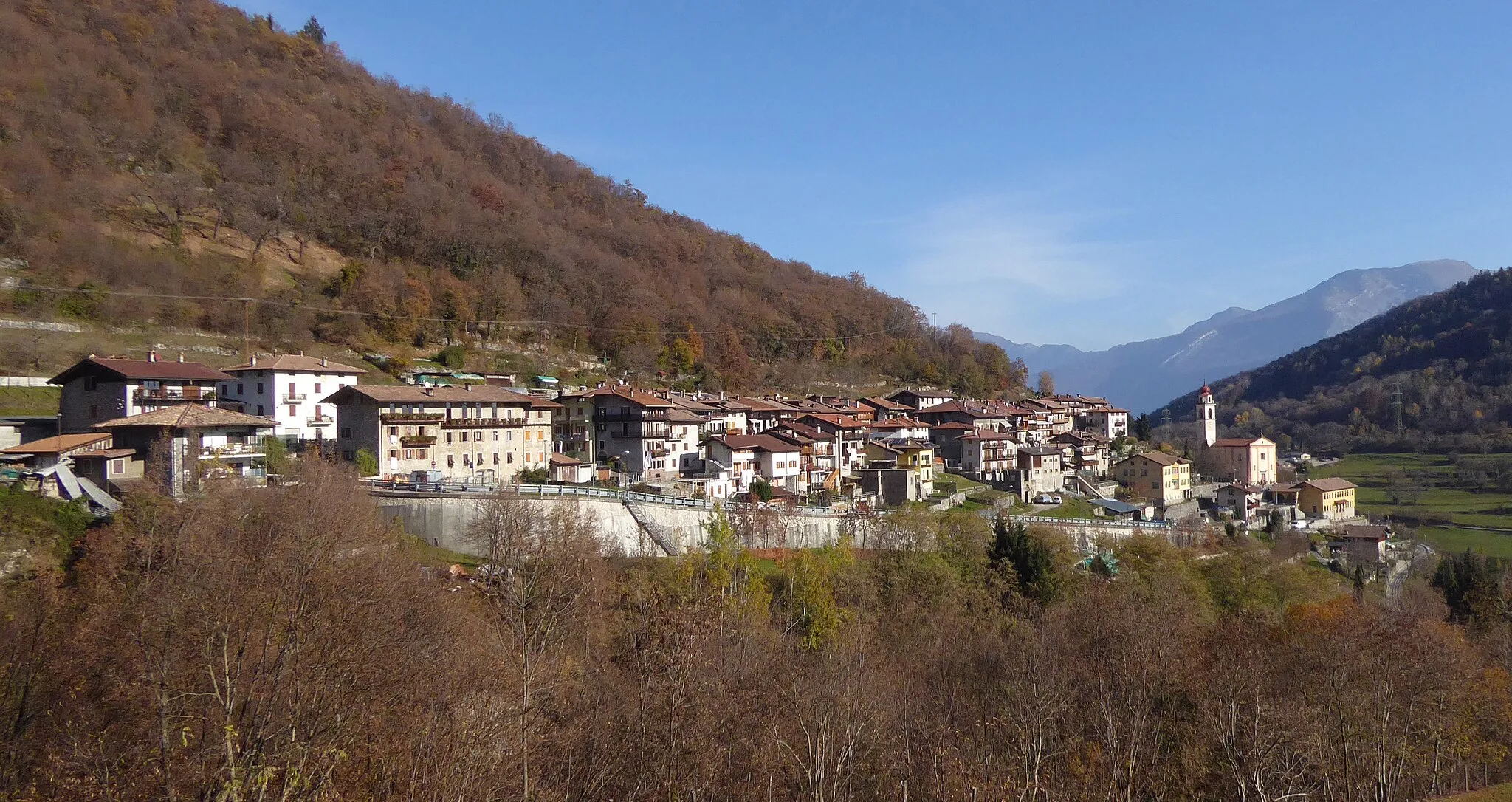 Photo showing: Campi (Riva del Garda, Trentino, Italy)