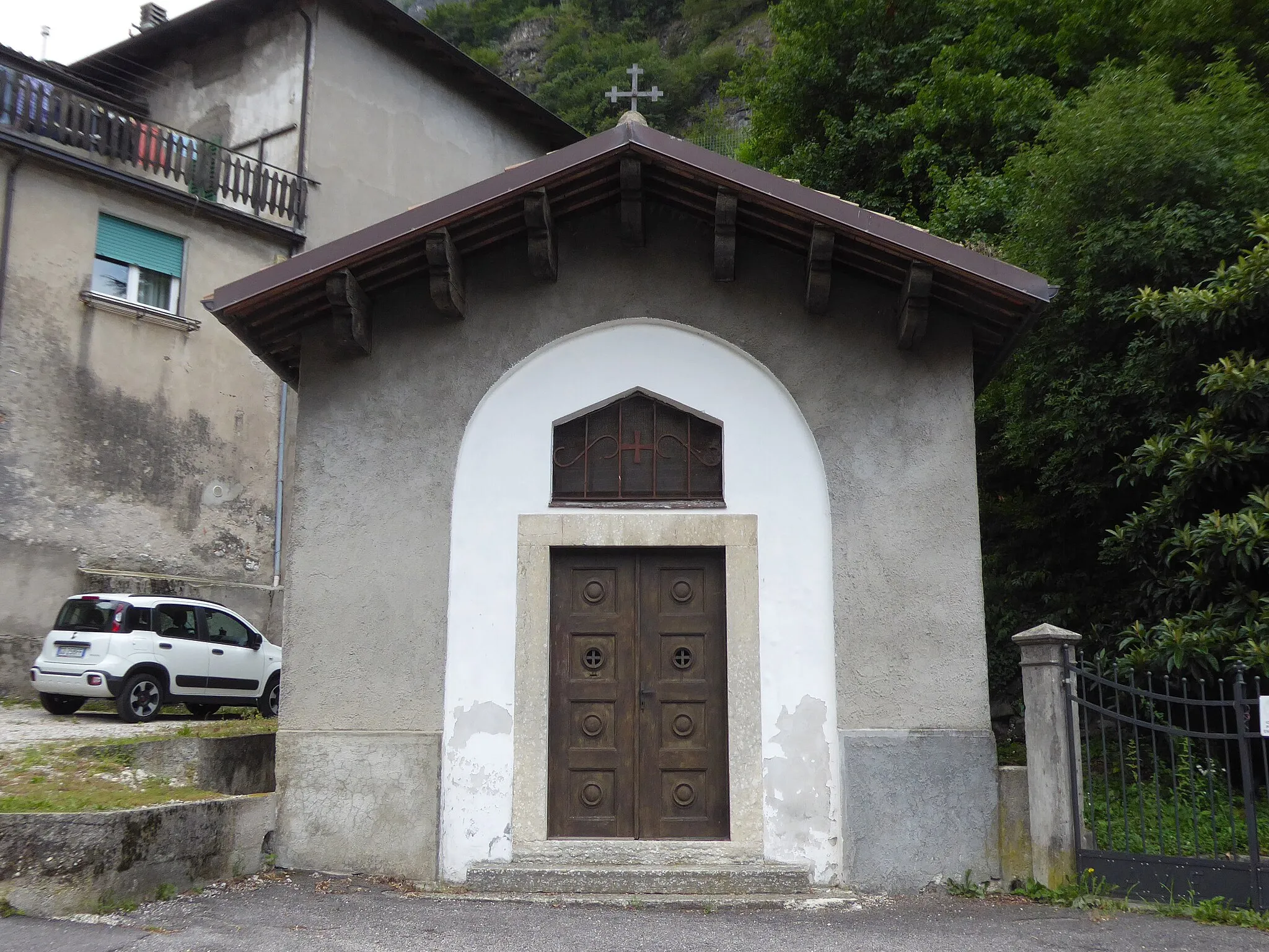 Photo showing: Villetta (Chizzola, Ala, Trentino, Italy) - Holy Cross chapel