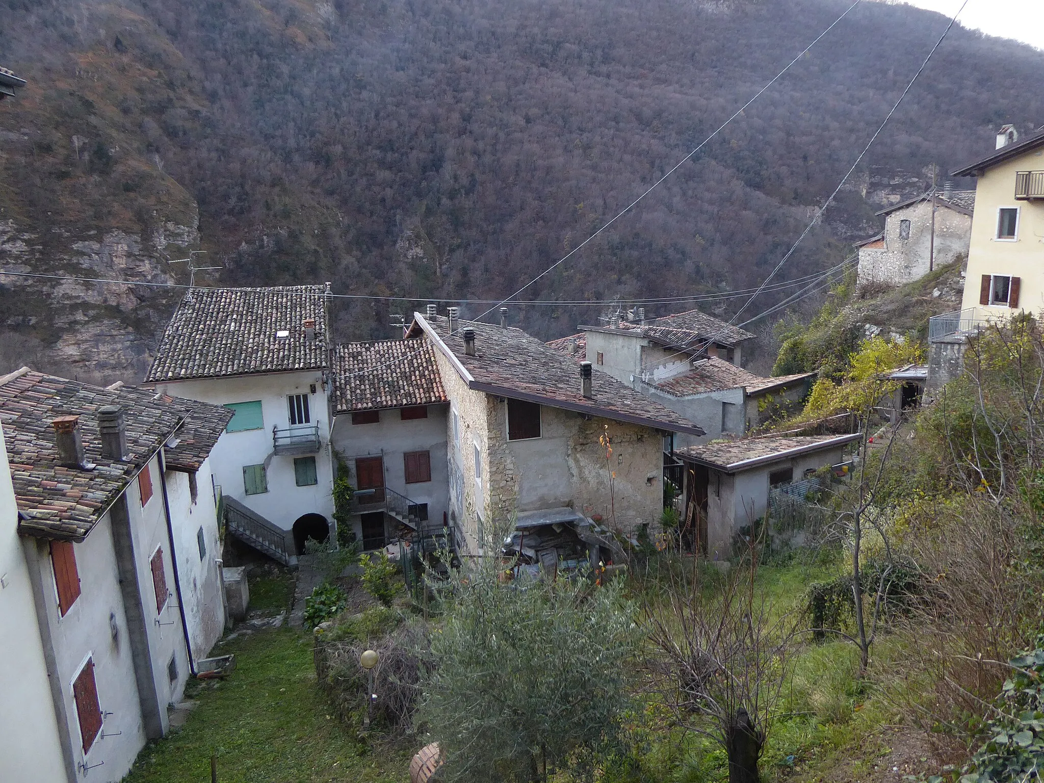 Photo showing: Muravalle (Ala, Trentino, Italy) - Glimpse