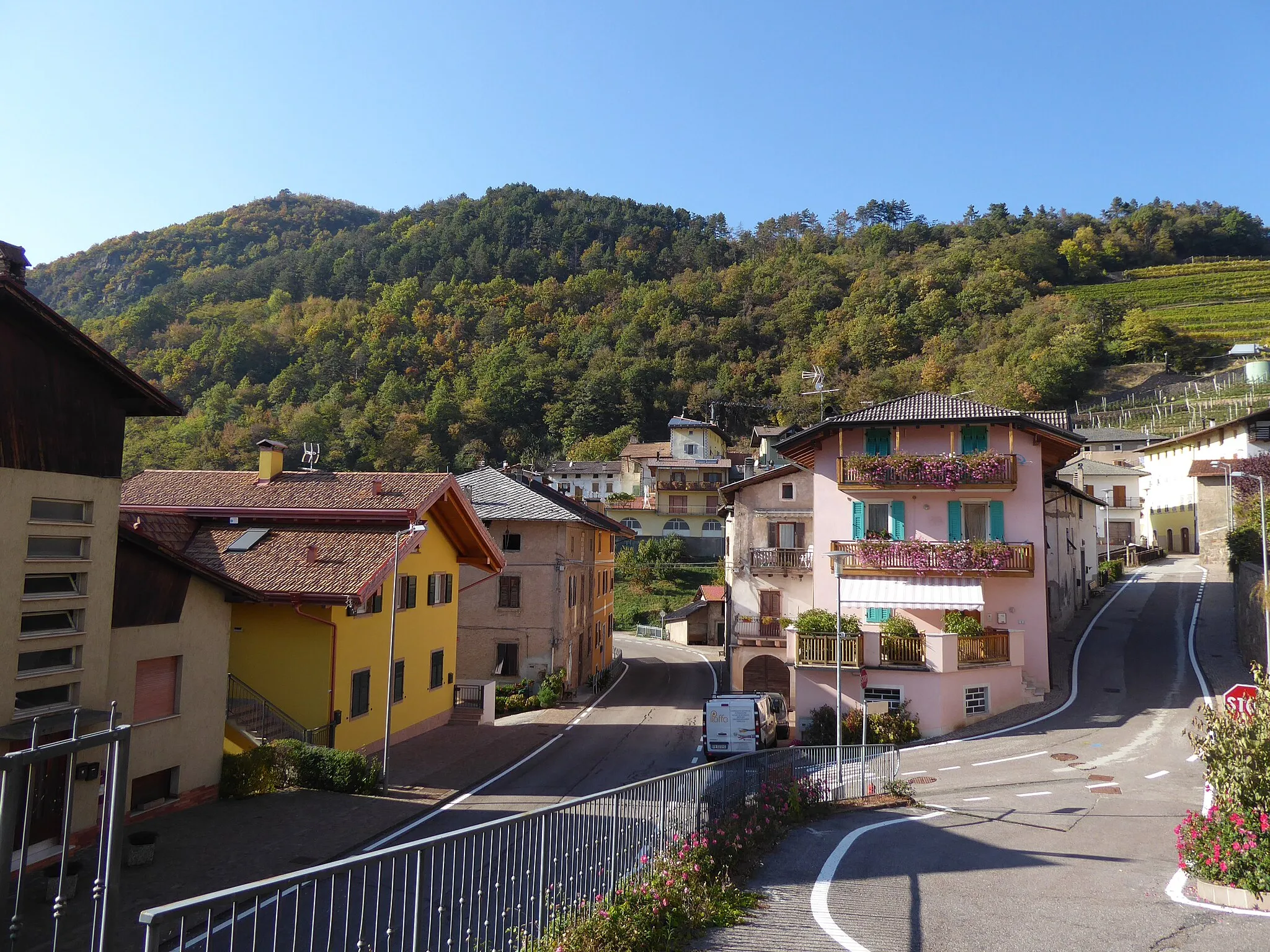 Photo showing: The town of Mosana in the municipality of Giovo (Trentino, Italy)