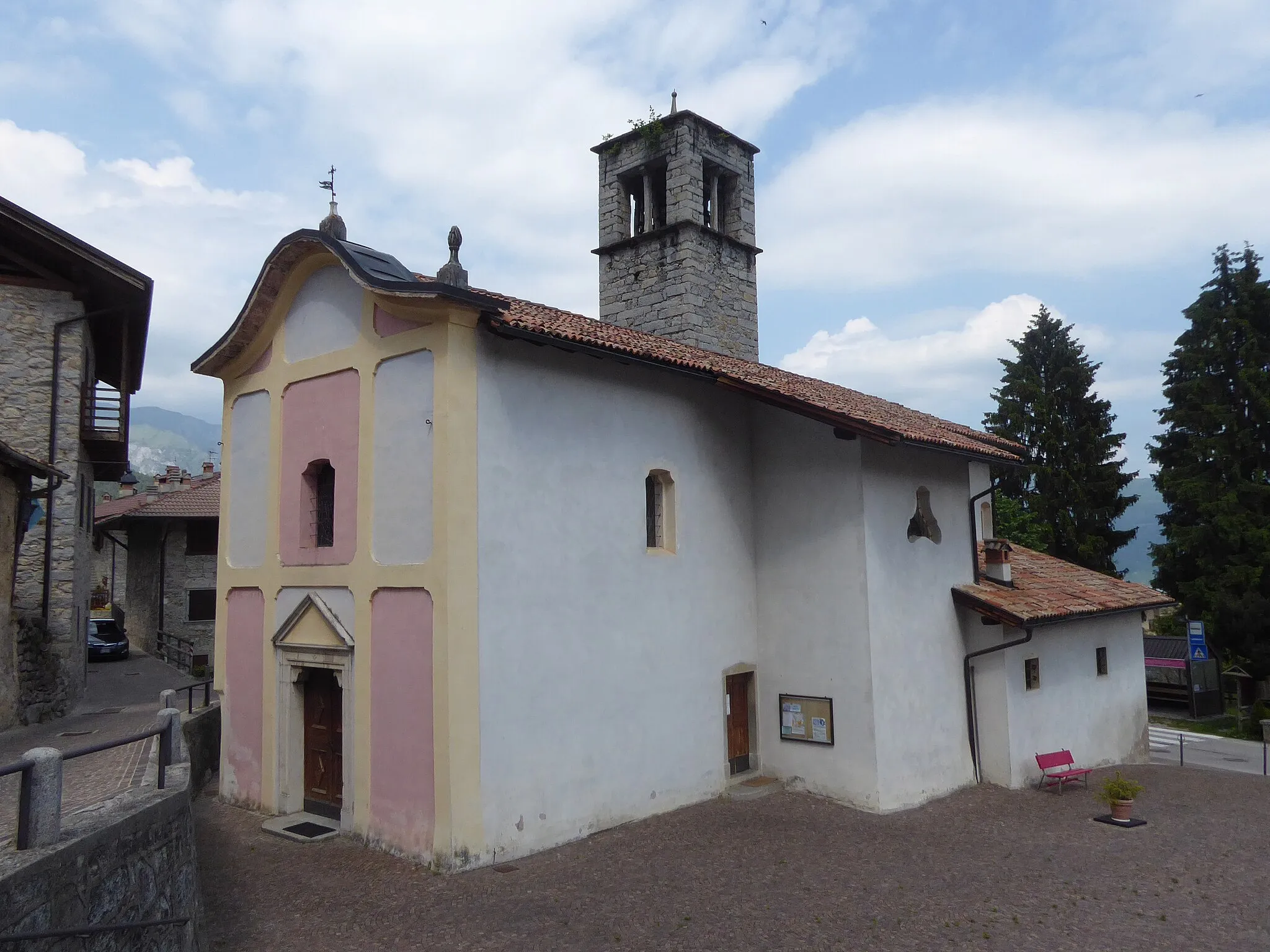 Photo showing: Rango (Bleggio Superiore, Trentino, Italy), Annunciation of Mary church