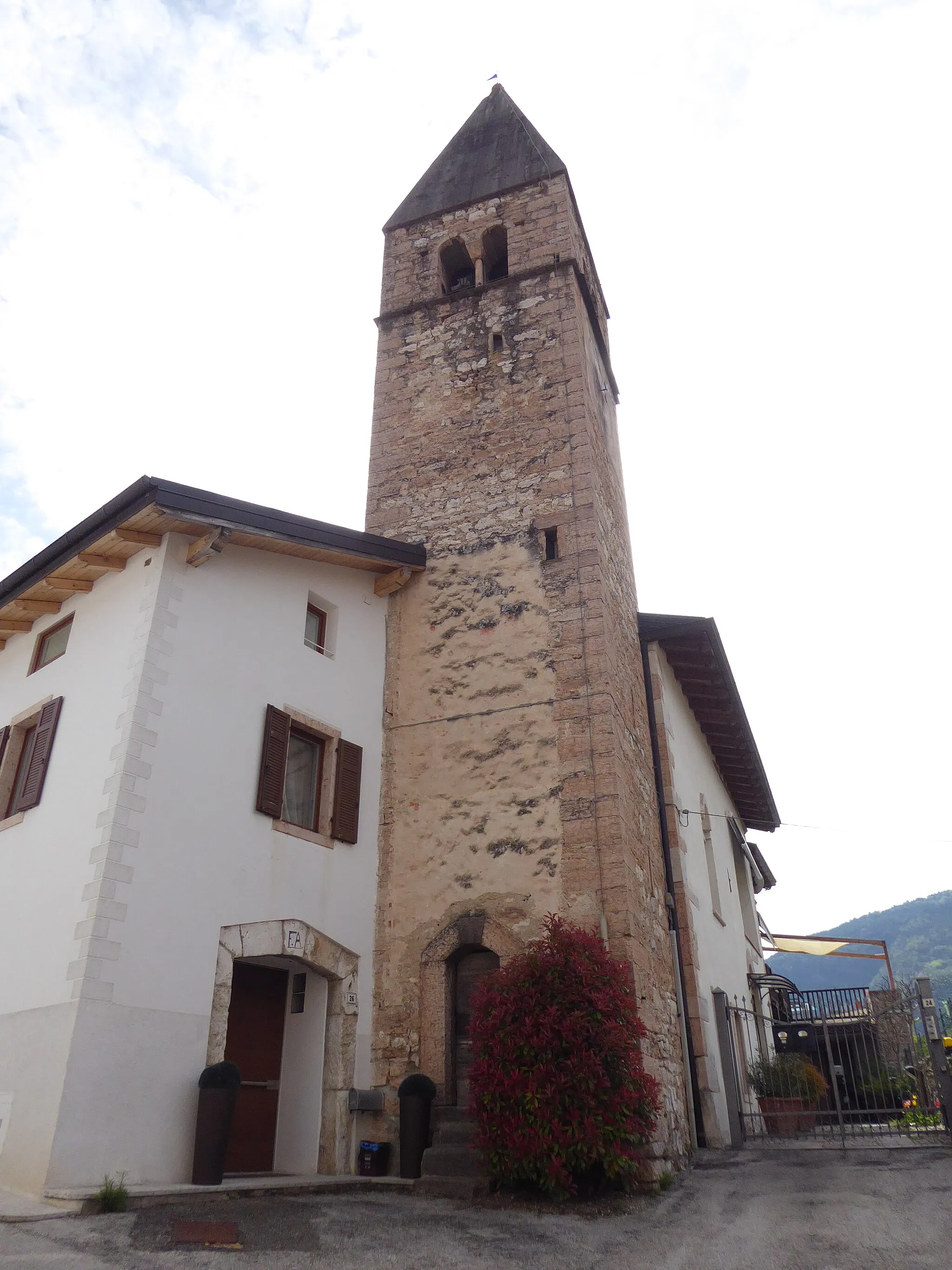 Photo showing: Cadine (Trento, Italy) - The belltower with the former Saint Helen church (now a house)