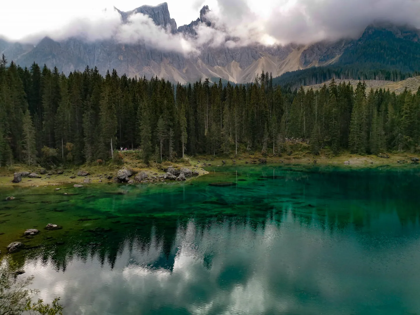 Photo showing: Lago di Carezza in autunno