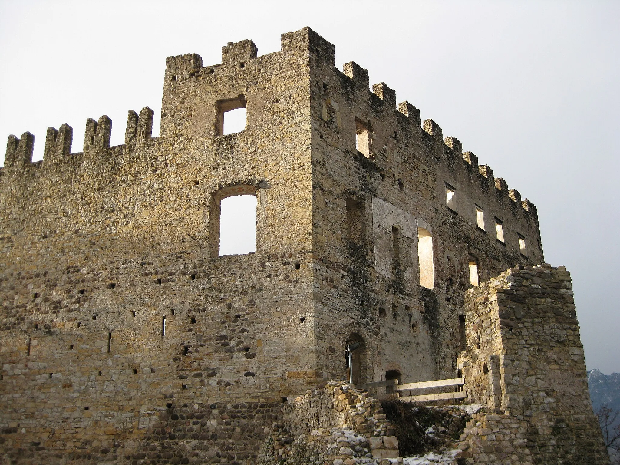 Photo showing: Caldiff Castle