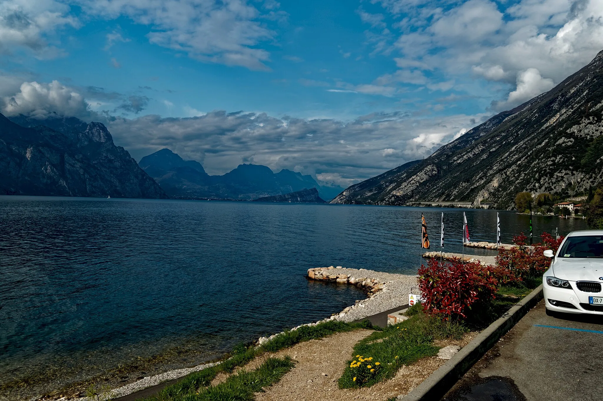 Photo showing: Lago di Garda - Malcesine - Navena - Via Gardesana Nord - View NNE