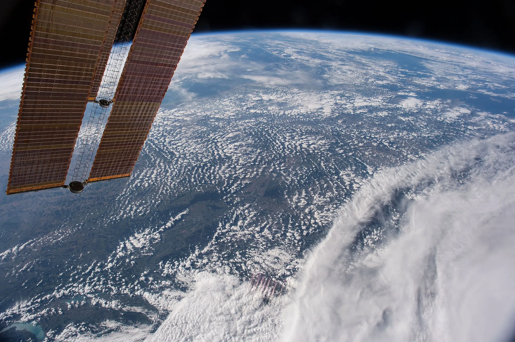 Photo showing: View of Earth taken during ISS Expedition 52.