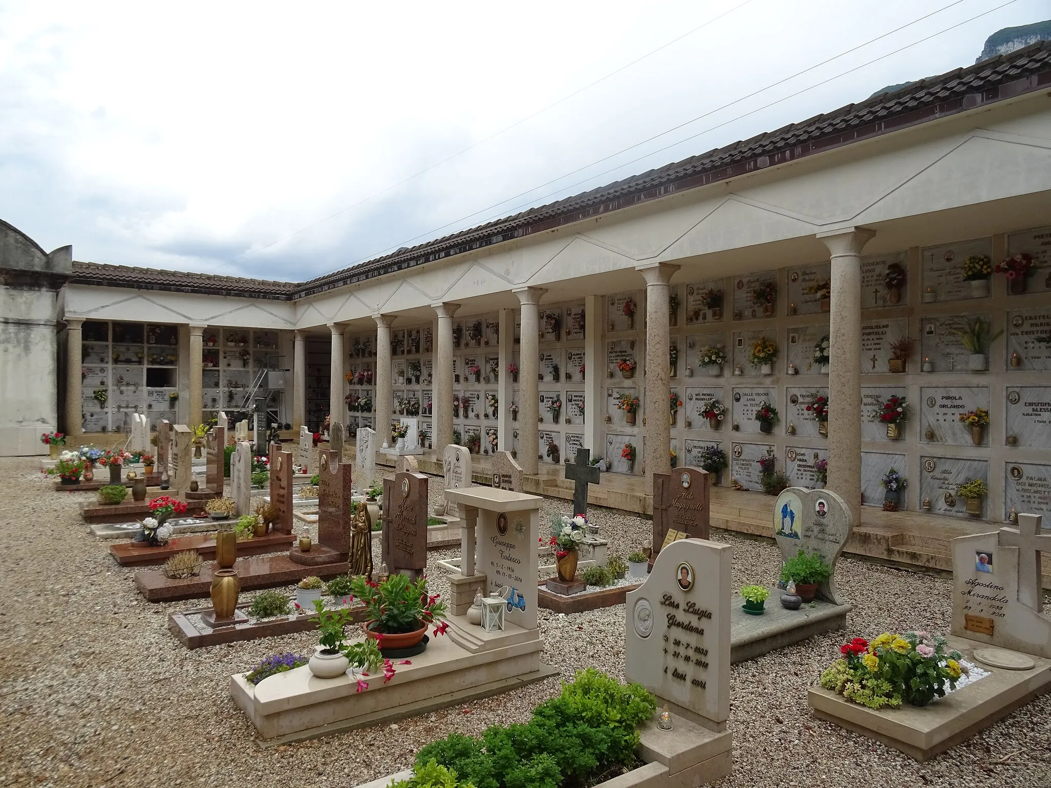Photo showing: Cemetery of Canale (Rivoli Veronese, Veneto, Italy)
