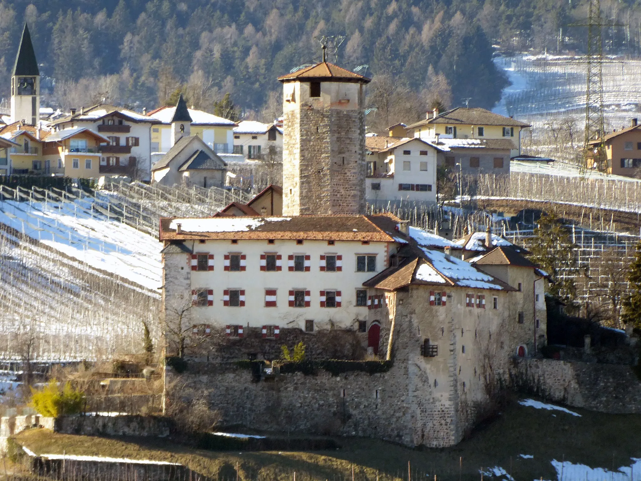 Photo showing: Castel Valer (Ville d'Anaunia) as seen from Taio (Predaia), Trentino, Italy