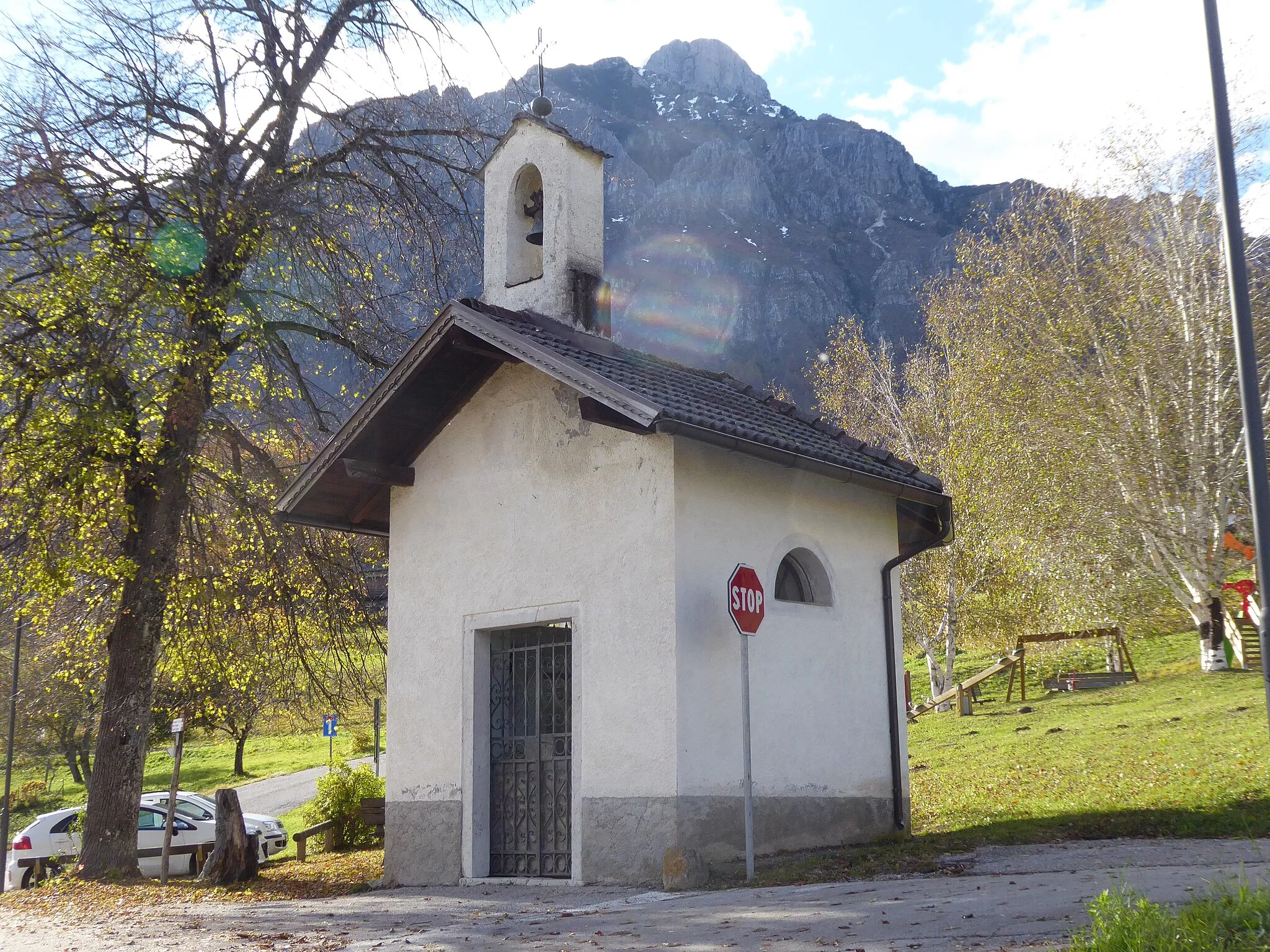 Photo showing: Frisanchi (Altopiano della Vigolana, Trentino, Italy), Our Lady of the Rosary chapel