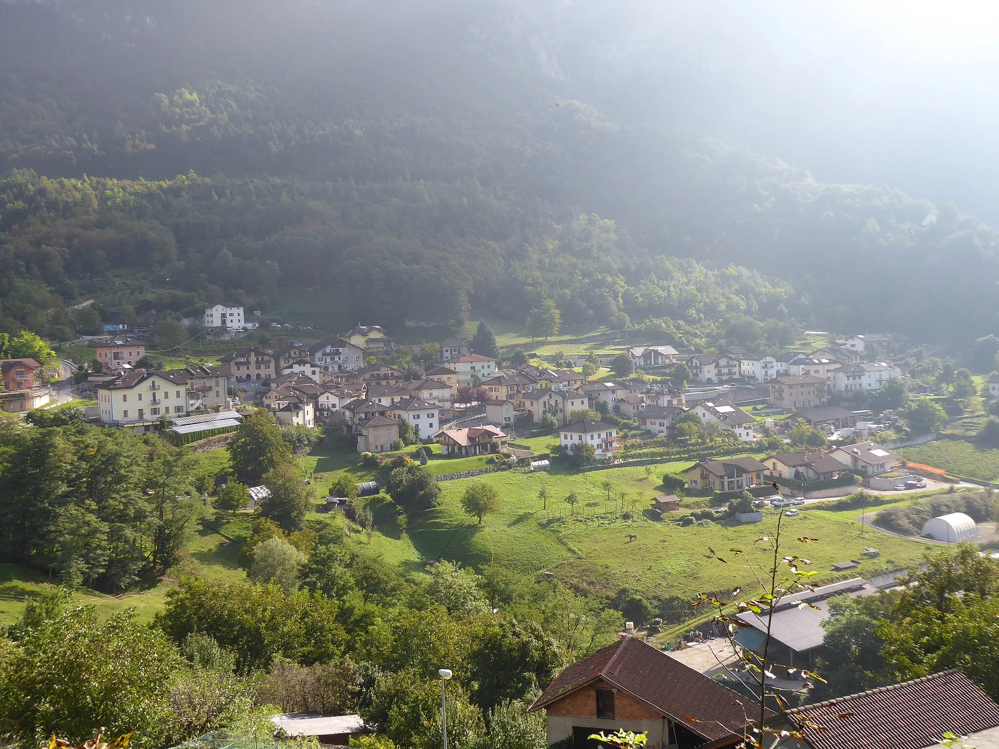 Photo showing: The town of Fracena as seen from the castle of Ivano