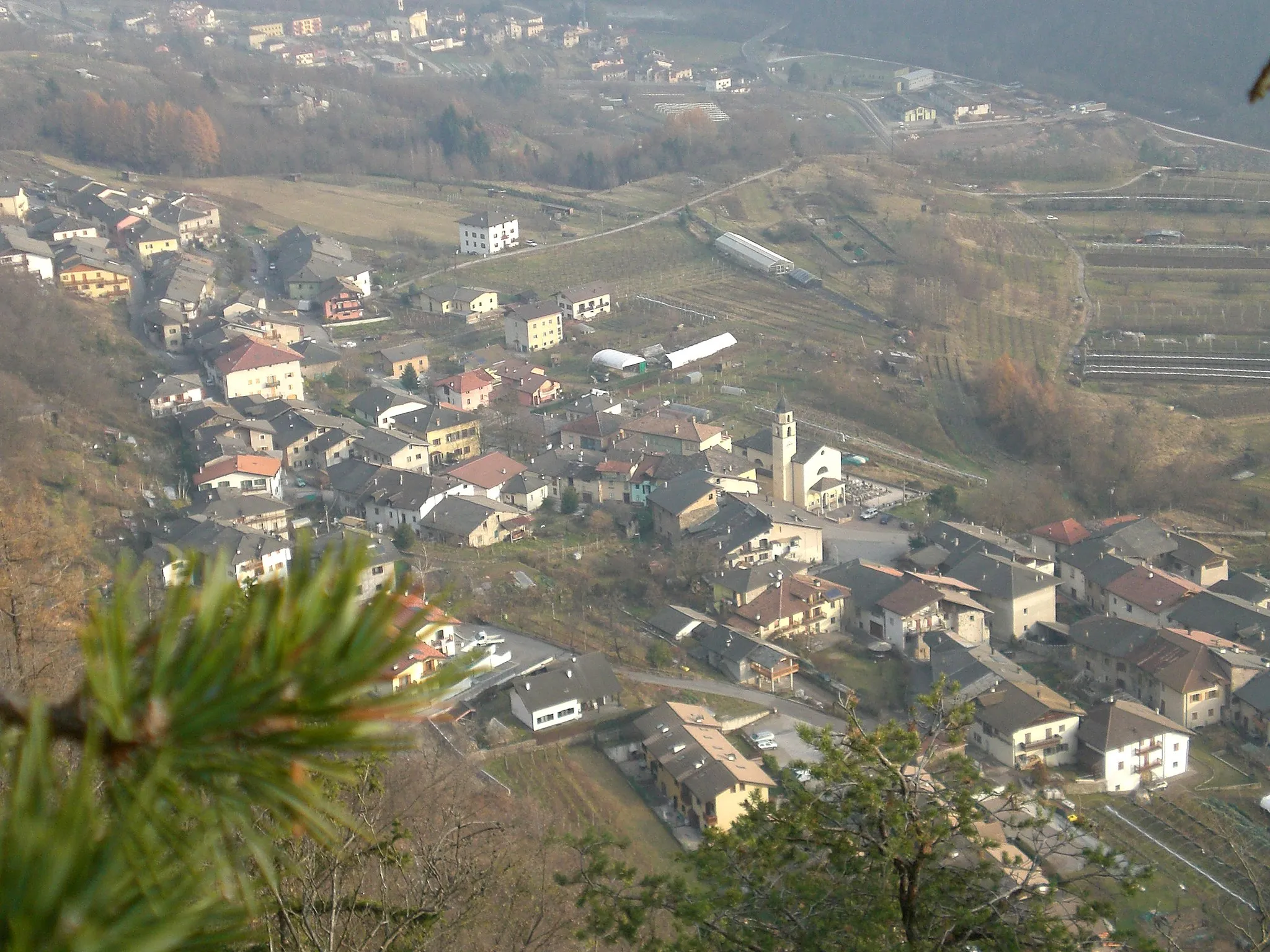 Photo showing: foto dall'alto del paese di Viarago