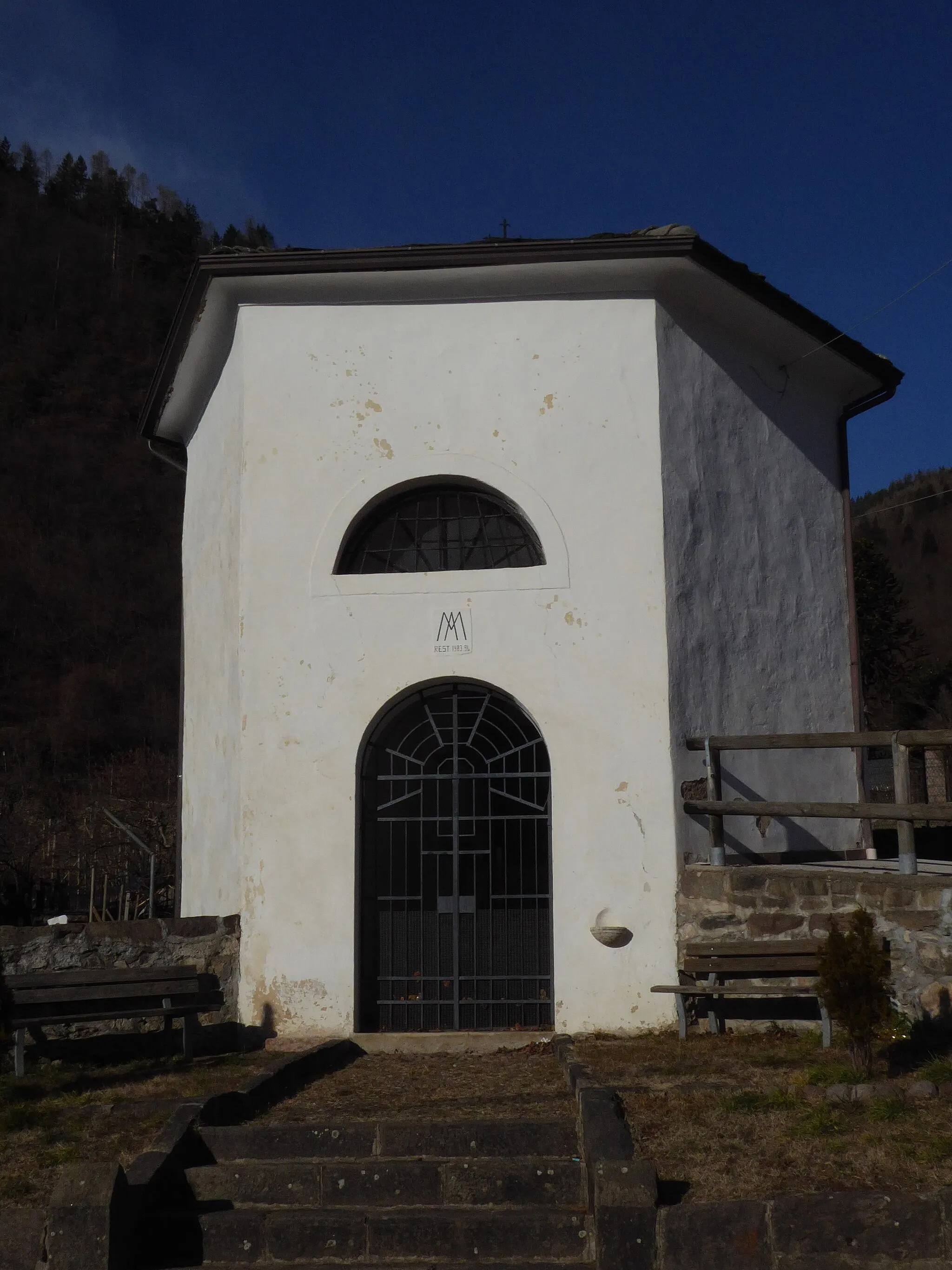 Photo showing: Viarago (Pergine Valsugana, Trentino, Italy) - Our Lady of Caravaggio chapel