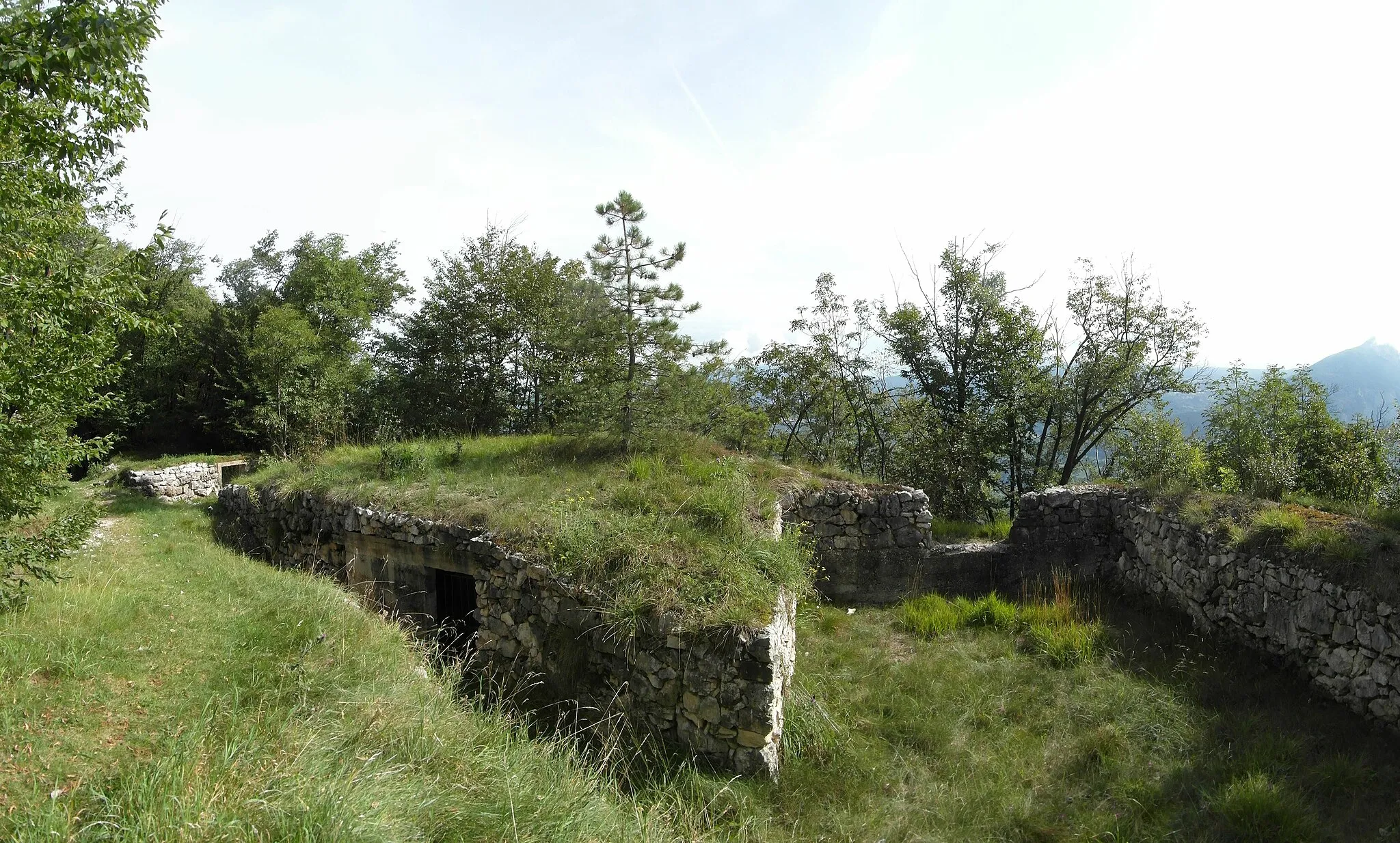 Photo showing: Soprasasso - fortificazioni
