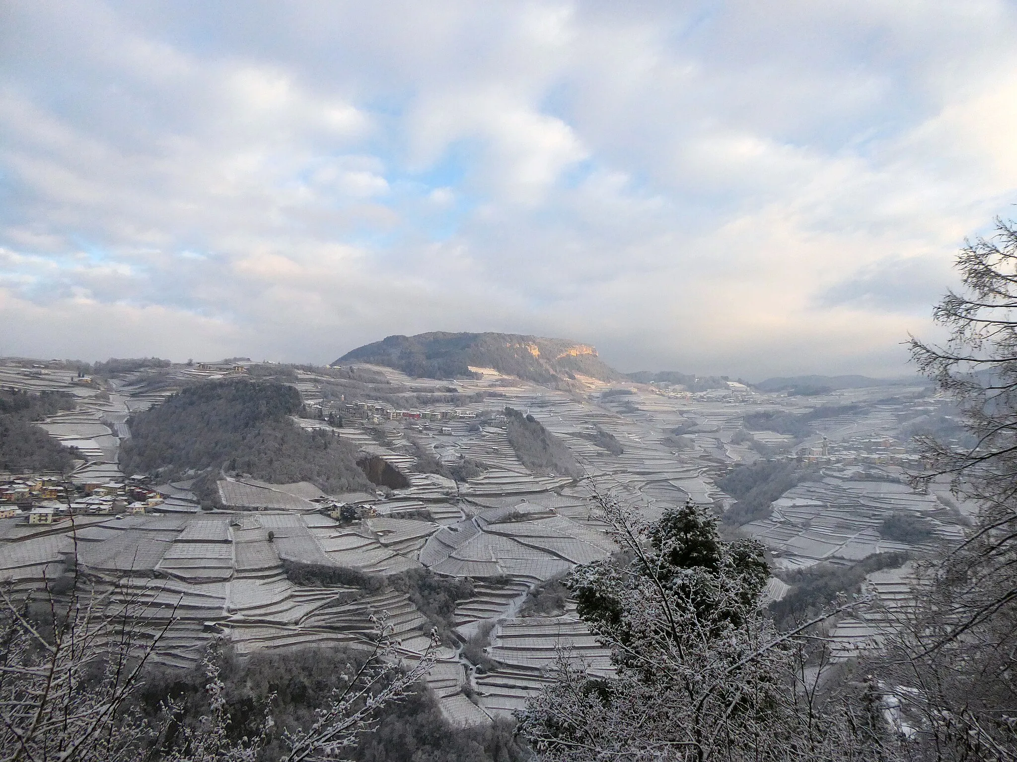 Photo showing: The municipality of Giovo (Trentino, Italy) in winter