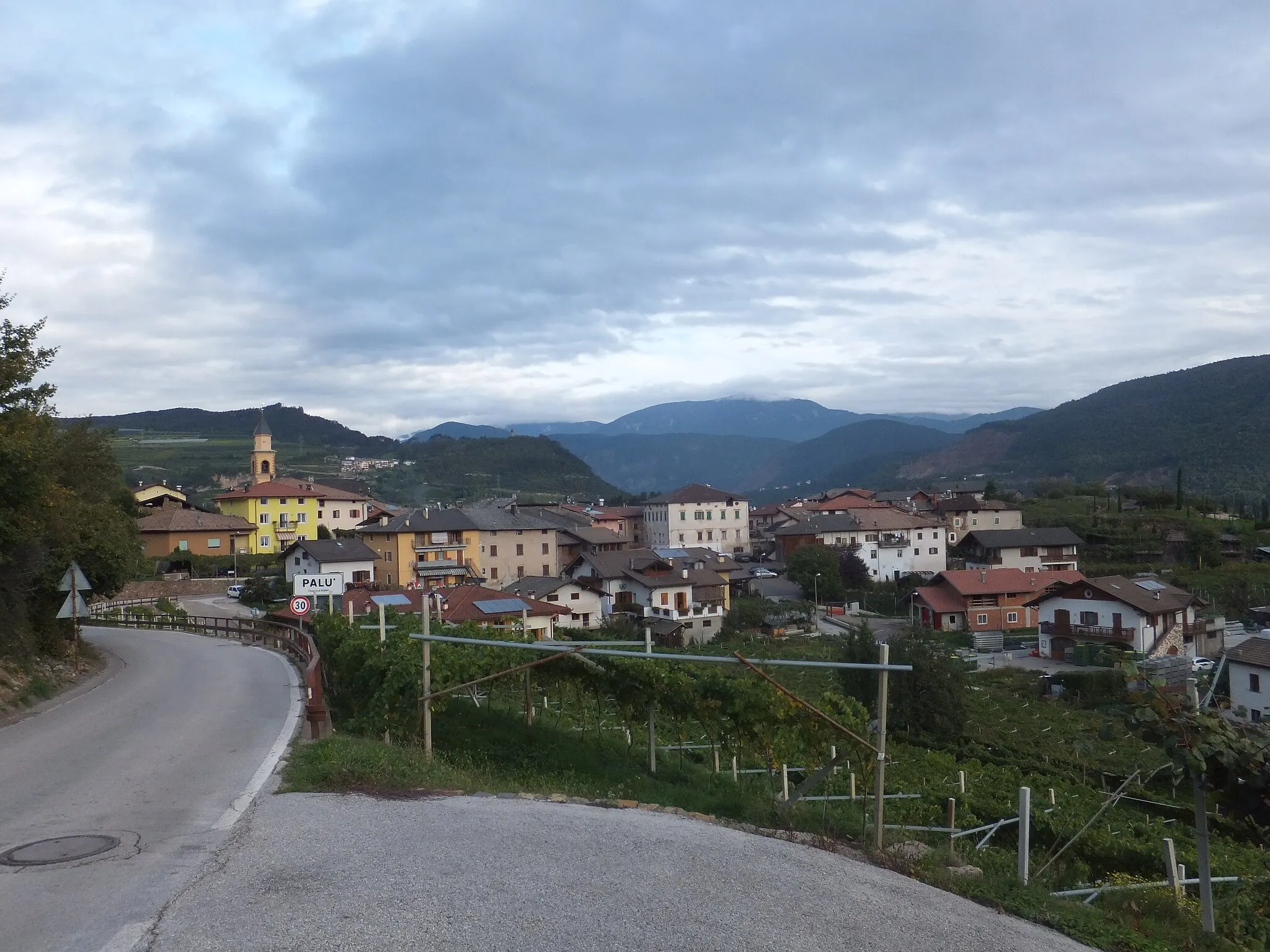 Photo showing: Palù di Giovo (Giovo, Trentino, Italy) - View