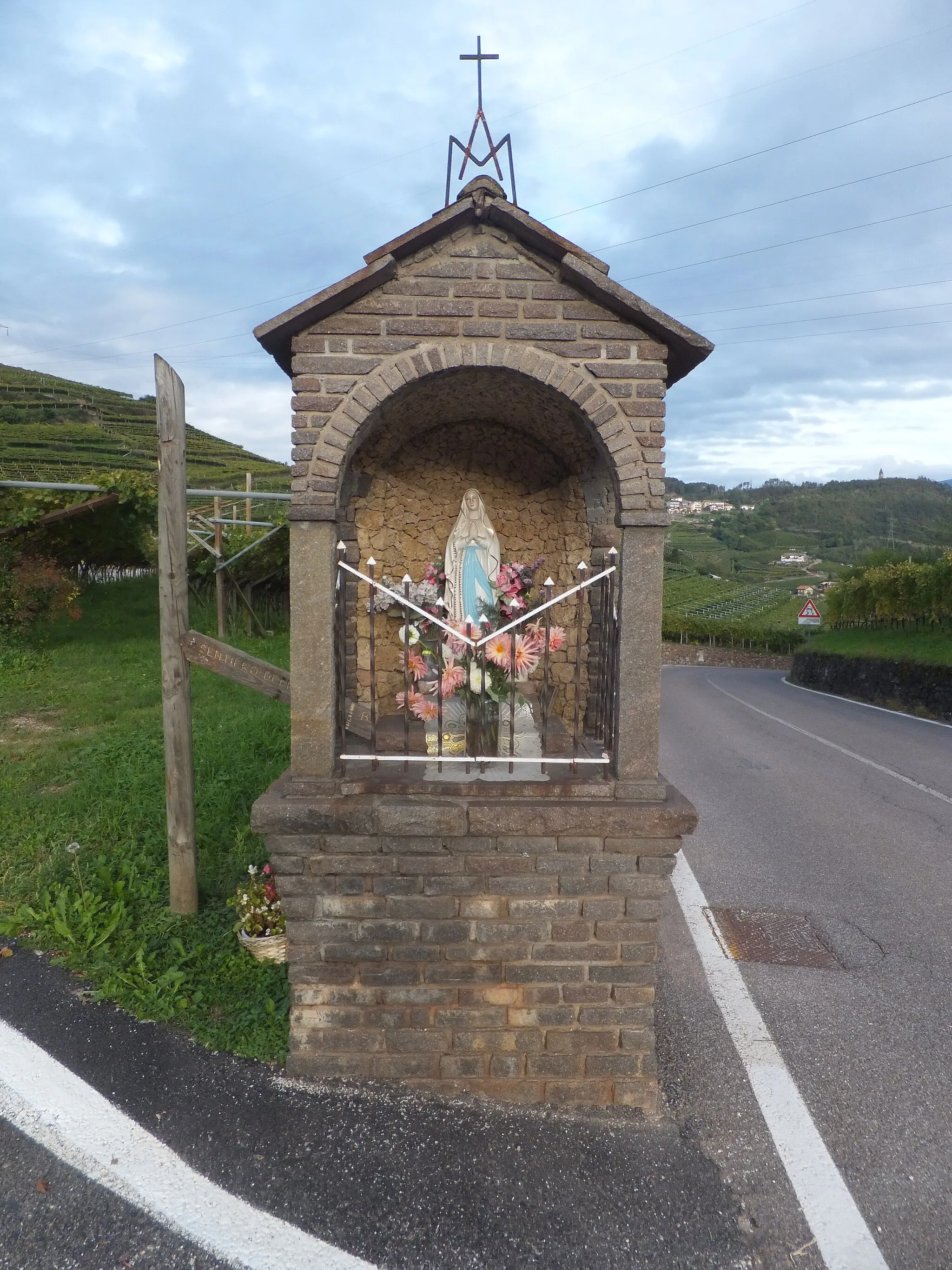 Photo showing: Palù di Giovo (Giovo, Trentino, Italy) - Wayside shrine