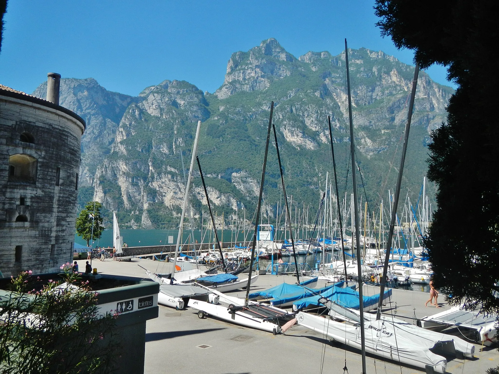 Photo showing: Yachthafen Riva del Garda