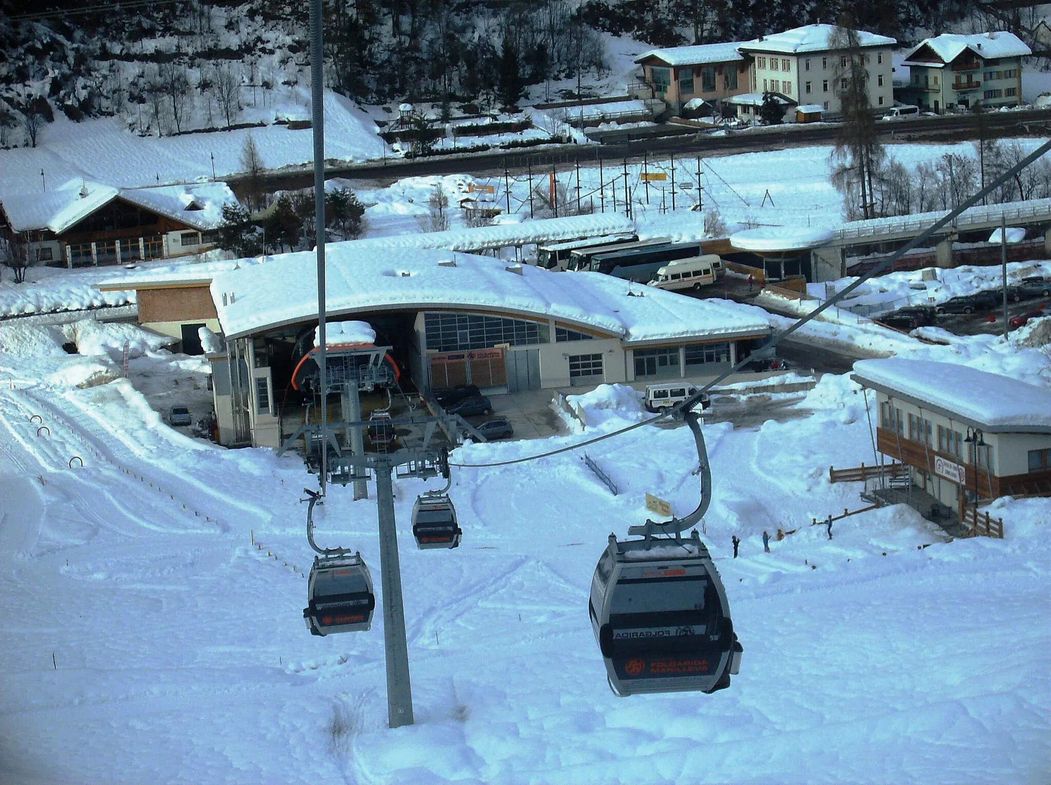 Photo showing: Train and ski - Daolasa - Trento - Italie