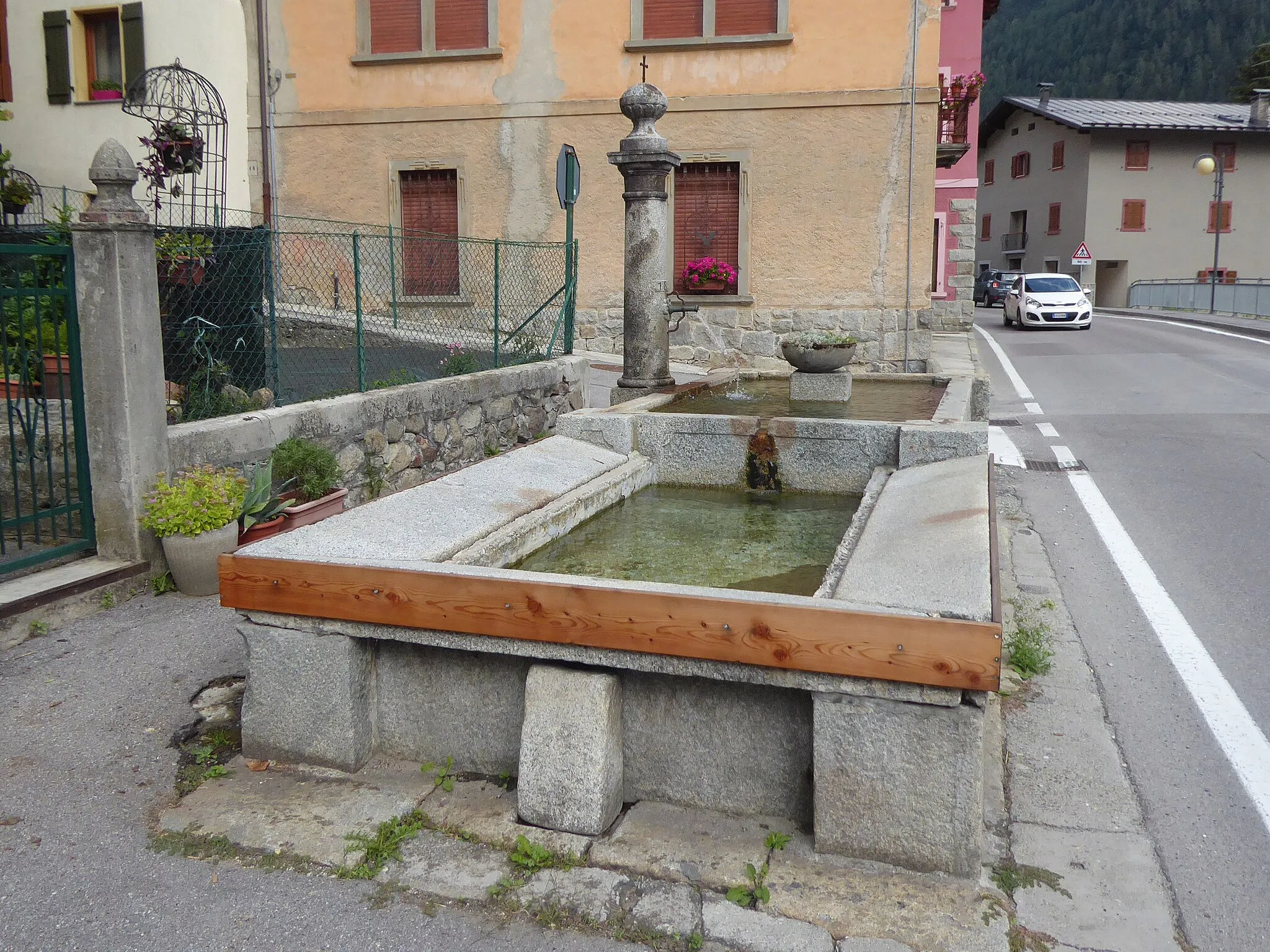 Photo showing: Mortaso (Spiazzo, Trentino, Italy) - Fountain