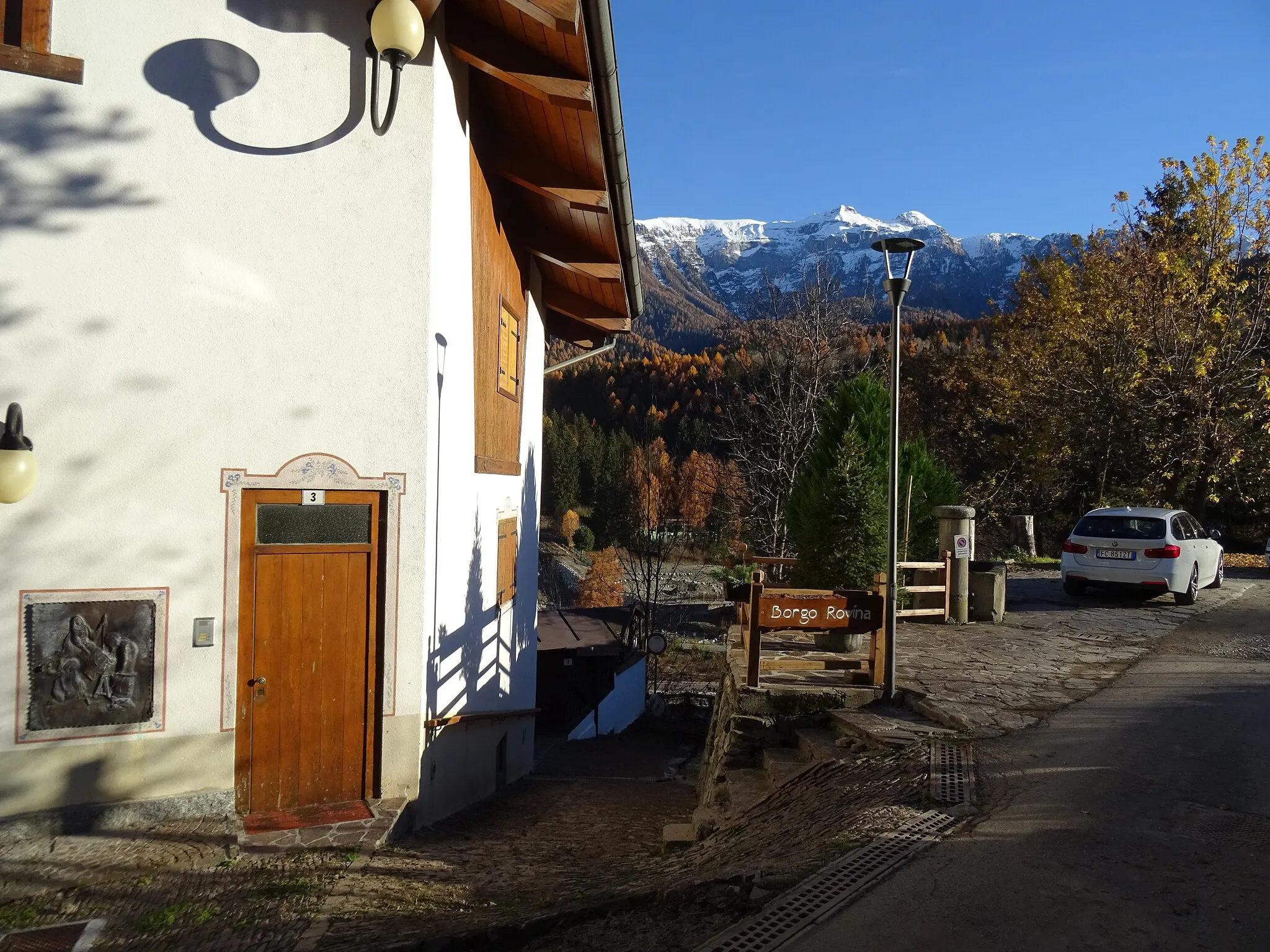 Photo showing: Rovina (Commezzadura, Trentino, Italy) - Glimpse