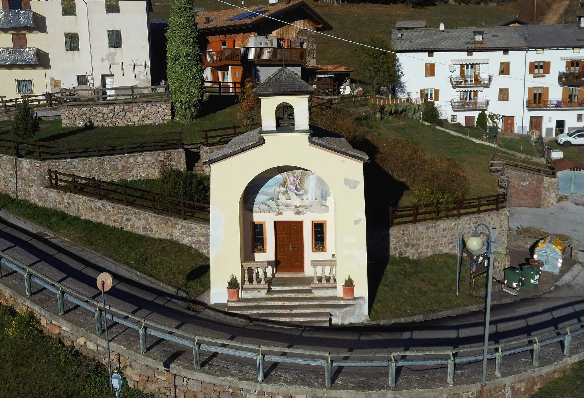 Photo showing: Svaldi (Bedollo, Trentino, Italy), Our Lady of the Rosary chapel
