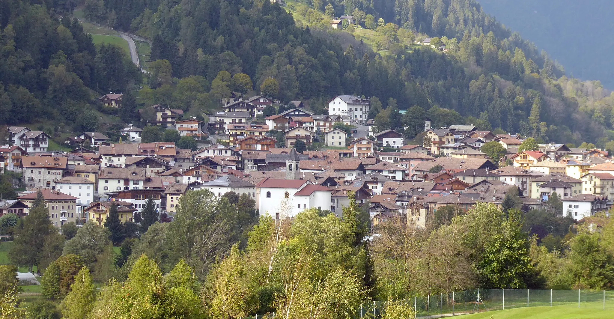 Photo showing: Caderzone as seen from Bocenago (Trentino, Italy)