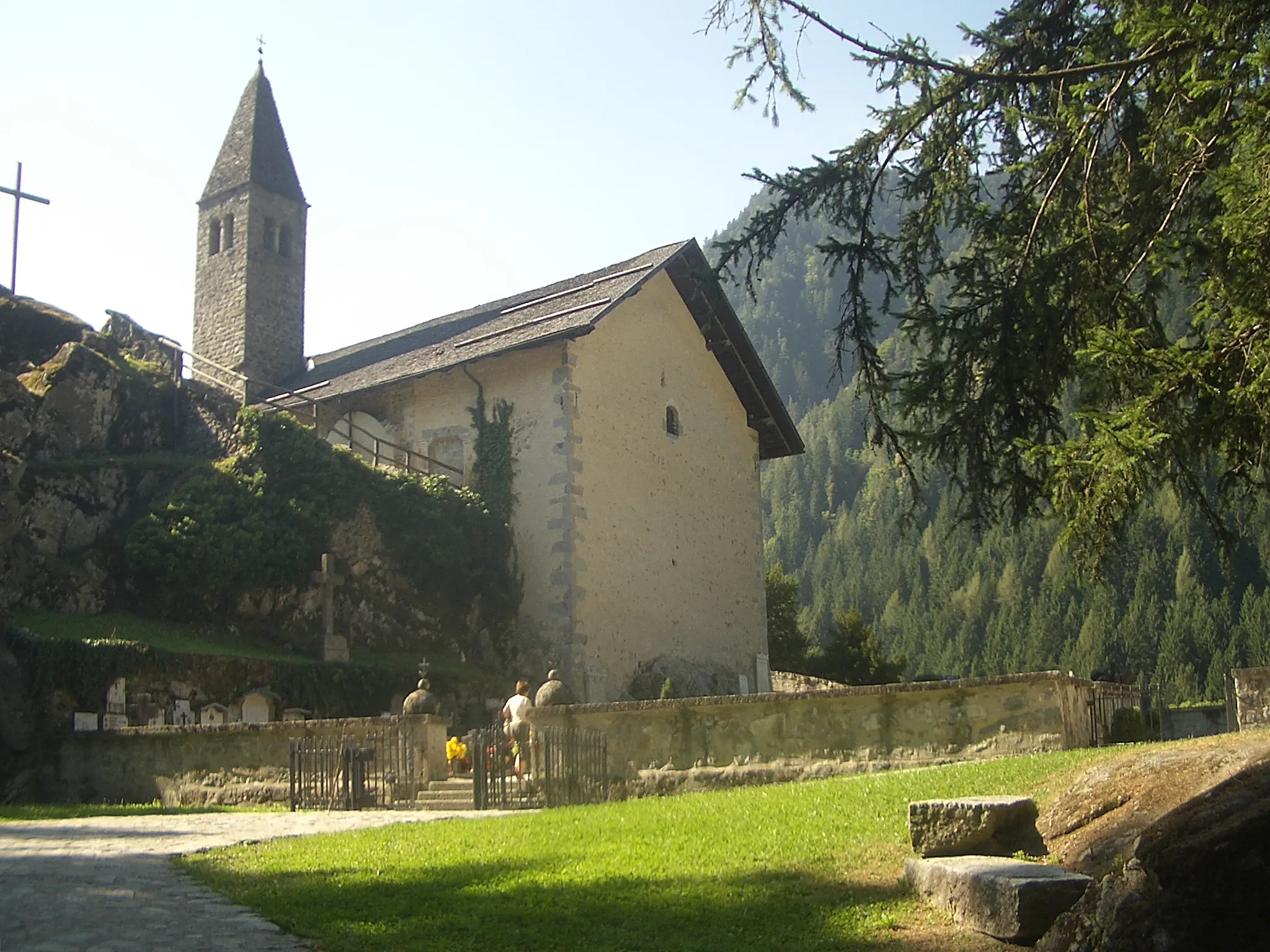 Photo showing: Carisolo, the old church dedicated to Saint Stephen