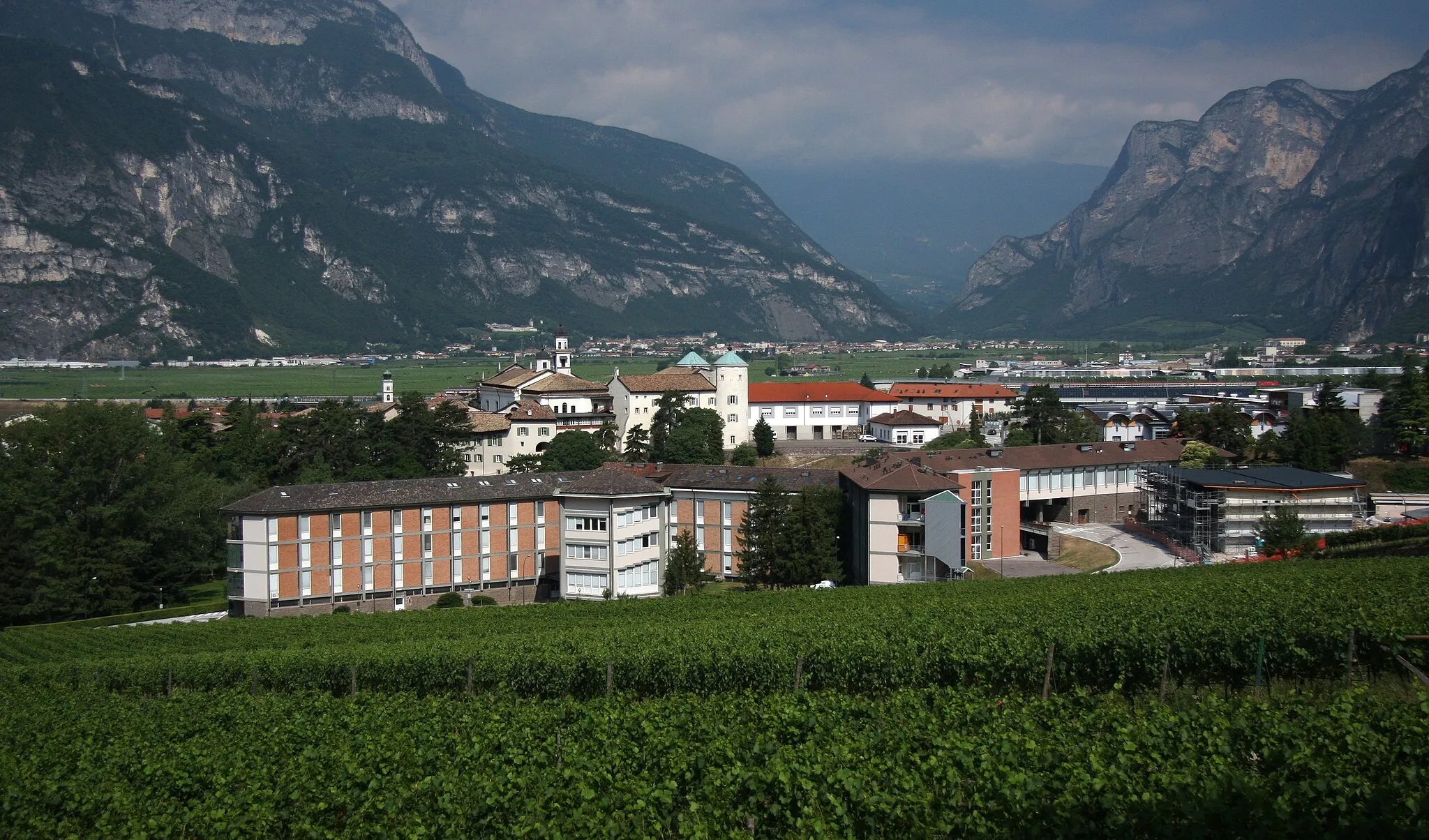 Photo showing: Fondazione Edmund Mach in San Michele all'Adige (TN), Italy - northern part of the campus