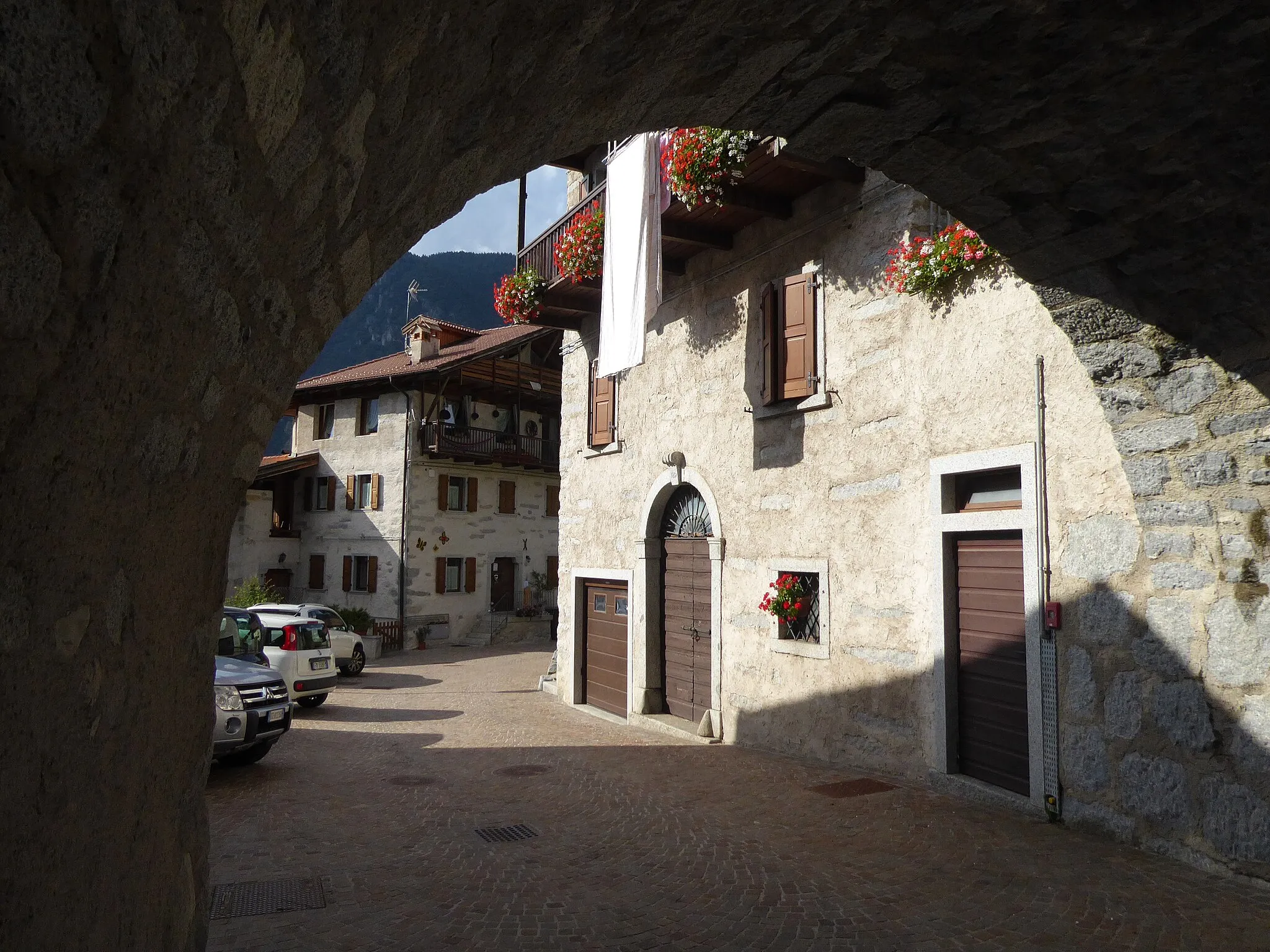 Photo showing: Zuclo (Borgo Lares, Trentino, Italy) - Glimpse