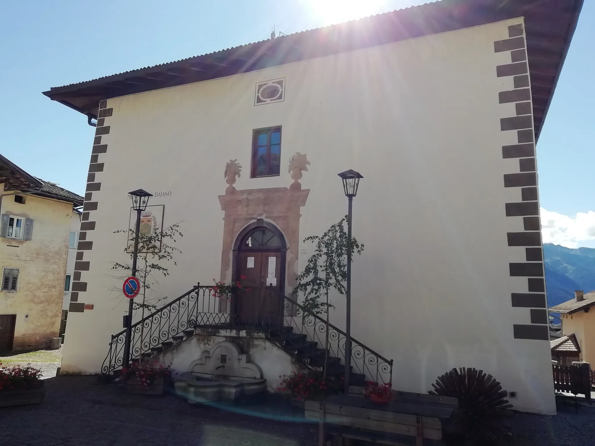 Photo showing: townhall of Daiano