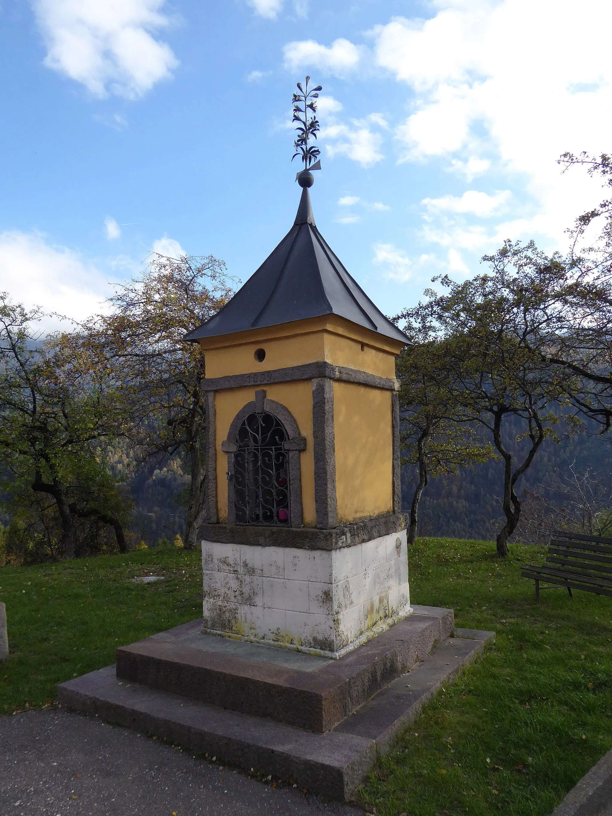 Photo showing: Grumes (Altavalle, Trentino, Italy) - Wayside shrine