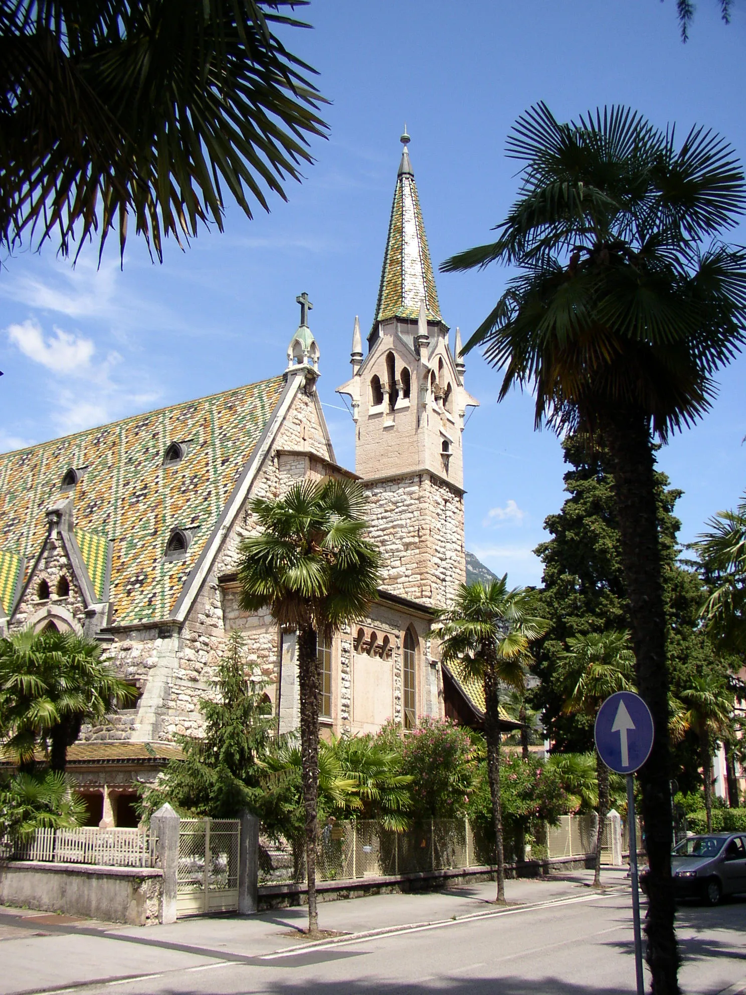 Photo showing: St. Trinitatis Church in Arco, initiated 1900 (Protestant church of Meran), architect: Heinrich Fricke
