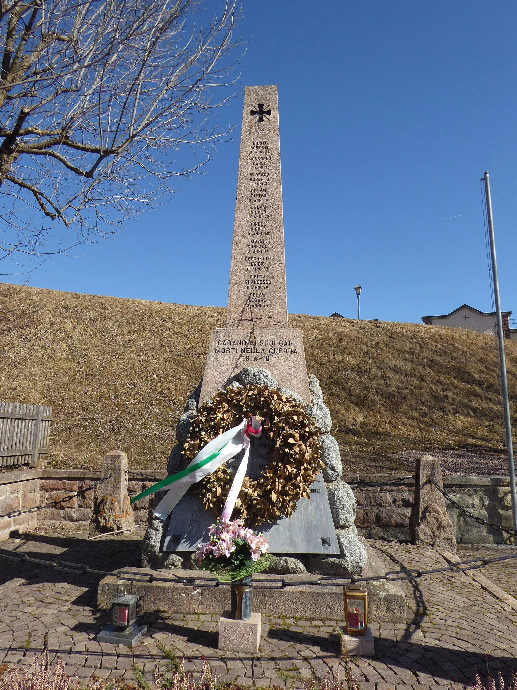 Photo showing: Carano (Trentino) - War memorial