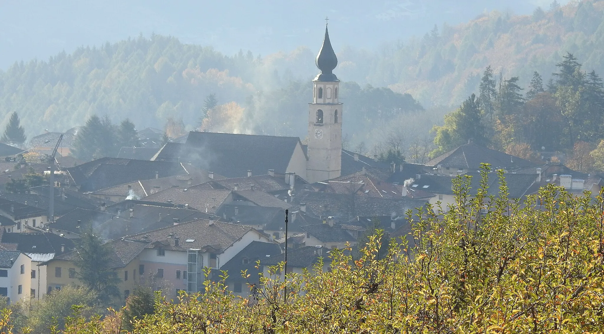 Photo showing: Denno, Trentino, da nord