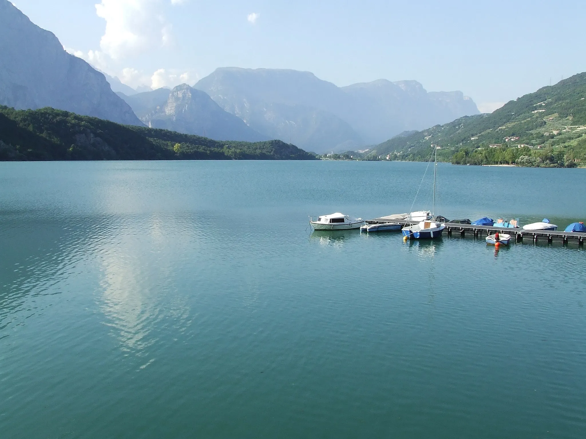 Photo showing: Cavedine lake in Trentino