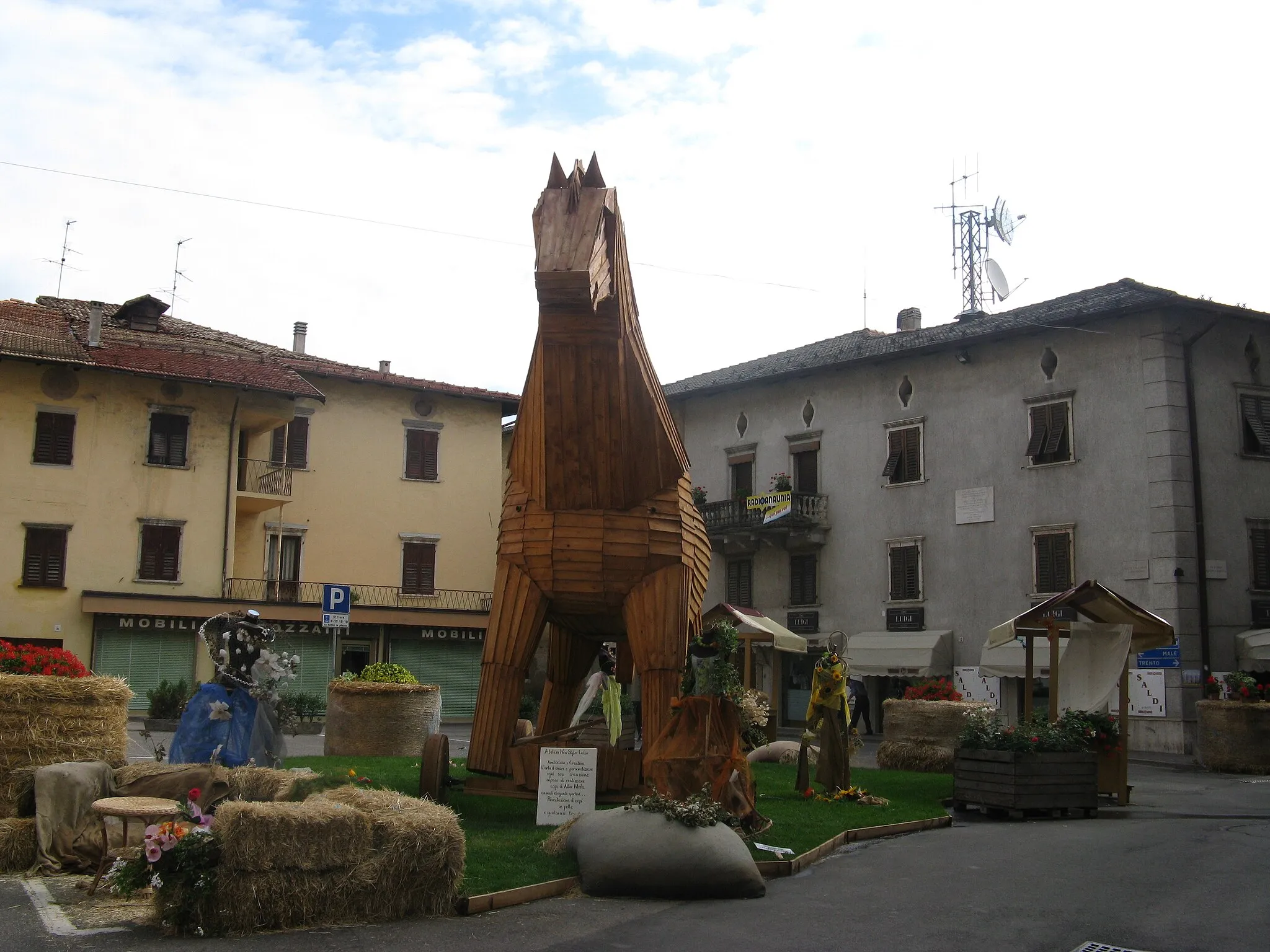Photo showing: estate  09 particolare in piazza granda
