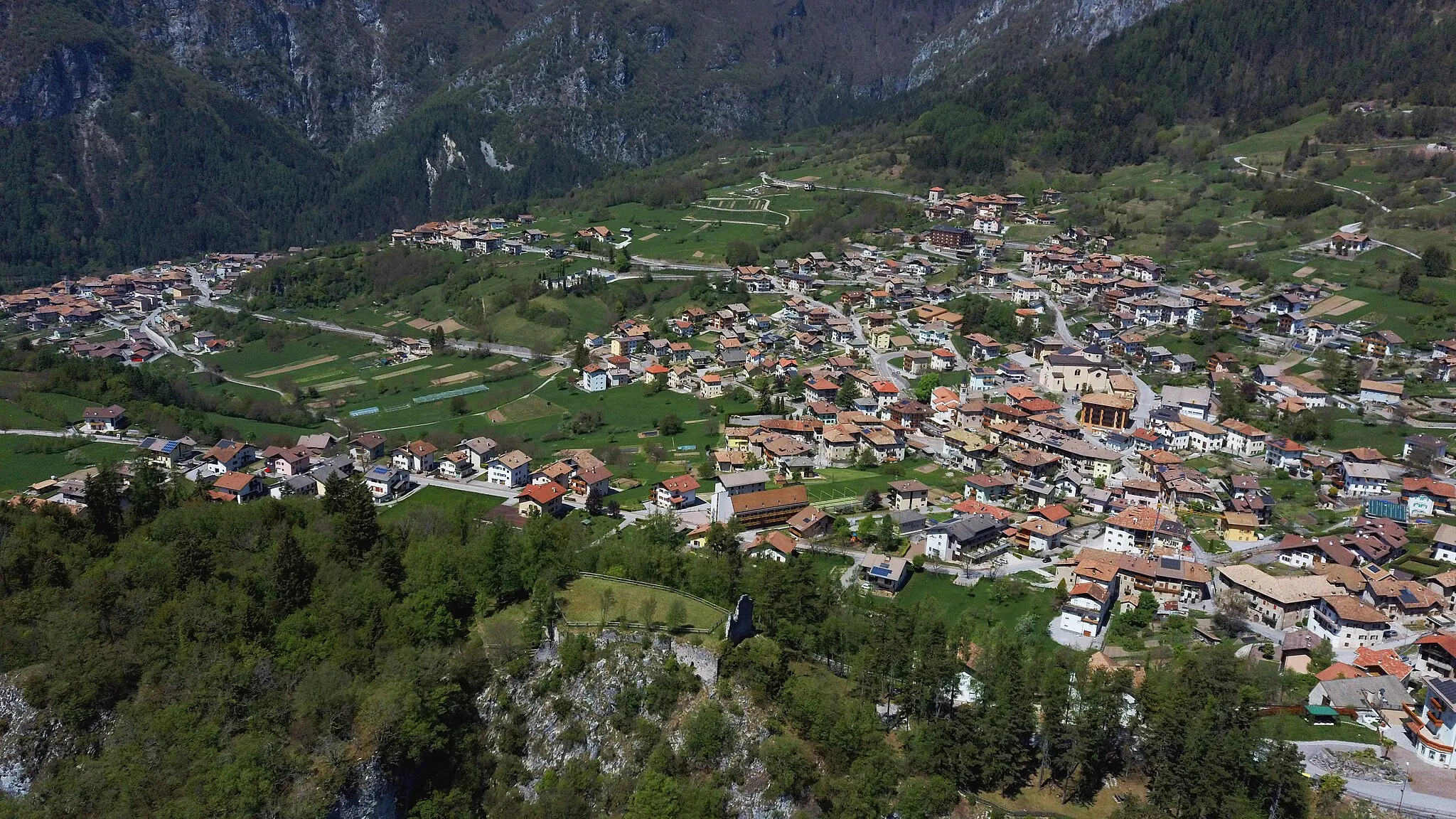 Photo showing: View of San Lorenzo Dorsino (Trentino, Italy)