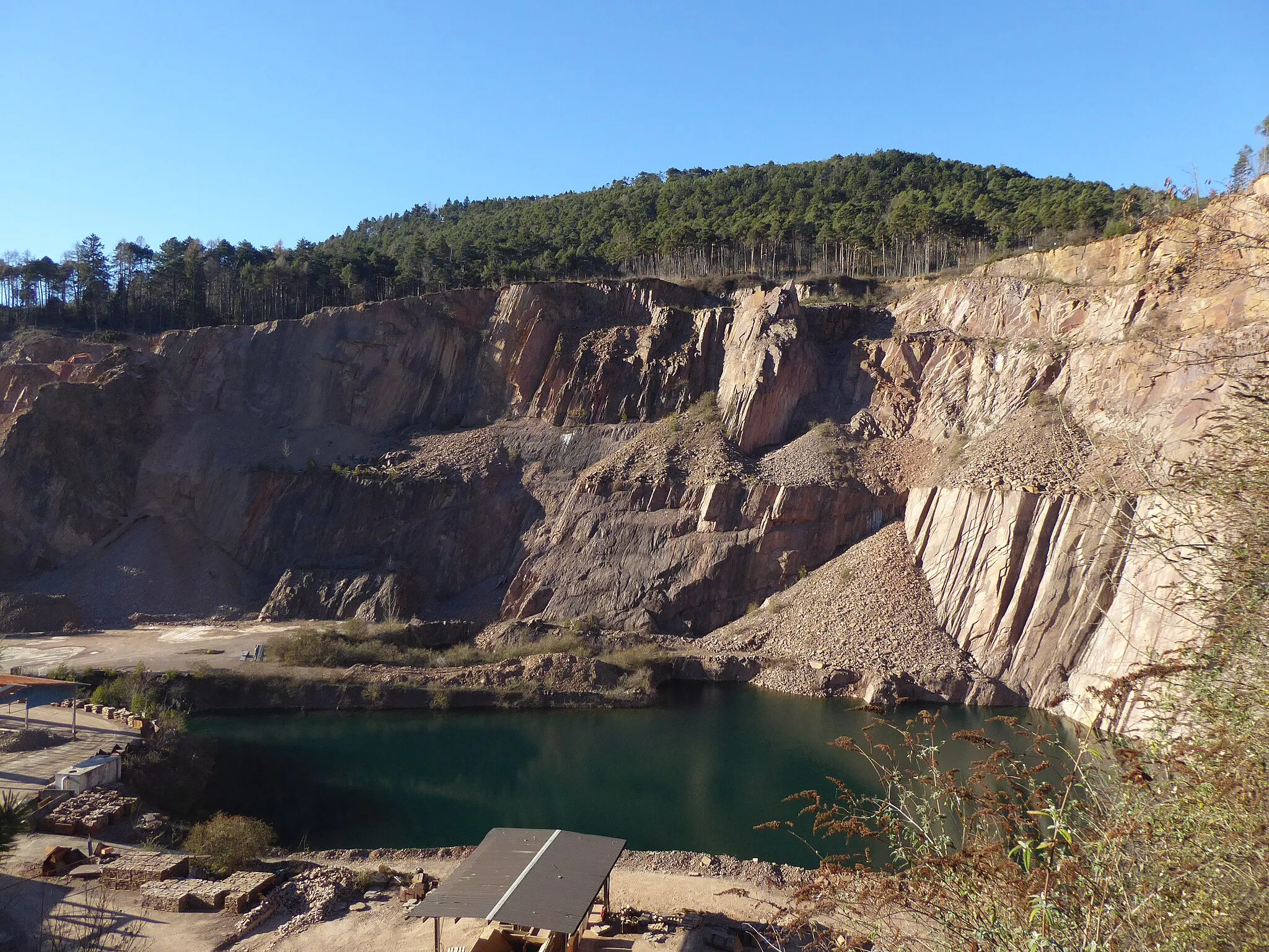 Photo showing: Fornace (Trentino, Italy) - Porphyry quarry on Mount Gorsa